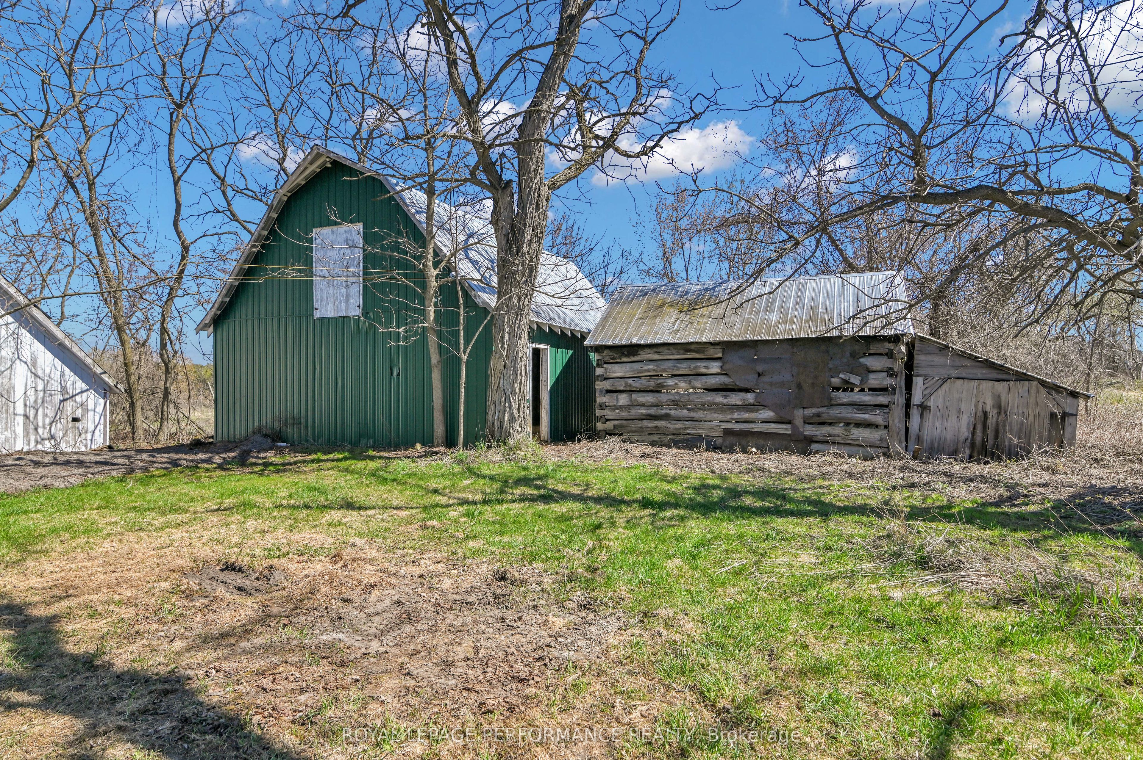 2421 Buckwheat Road W Property Photo 25