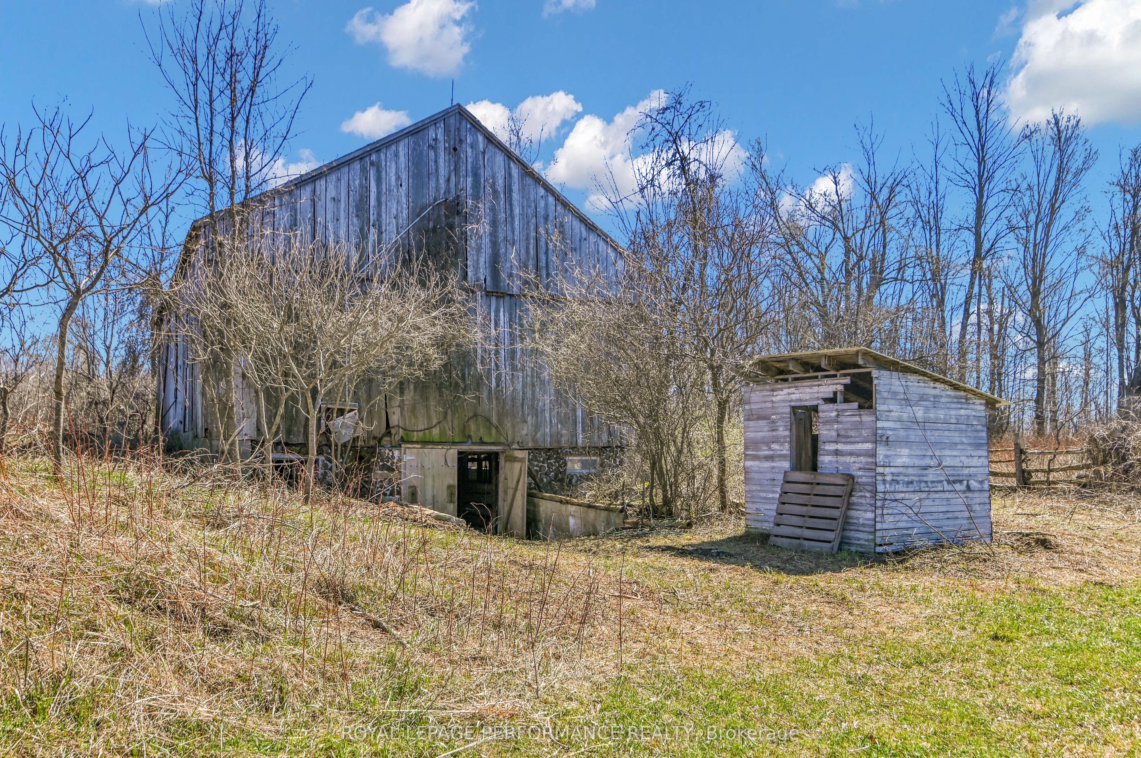 2421 Buckwheat Road W Property Photo 27