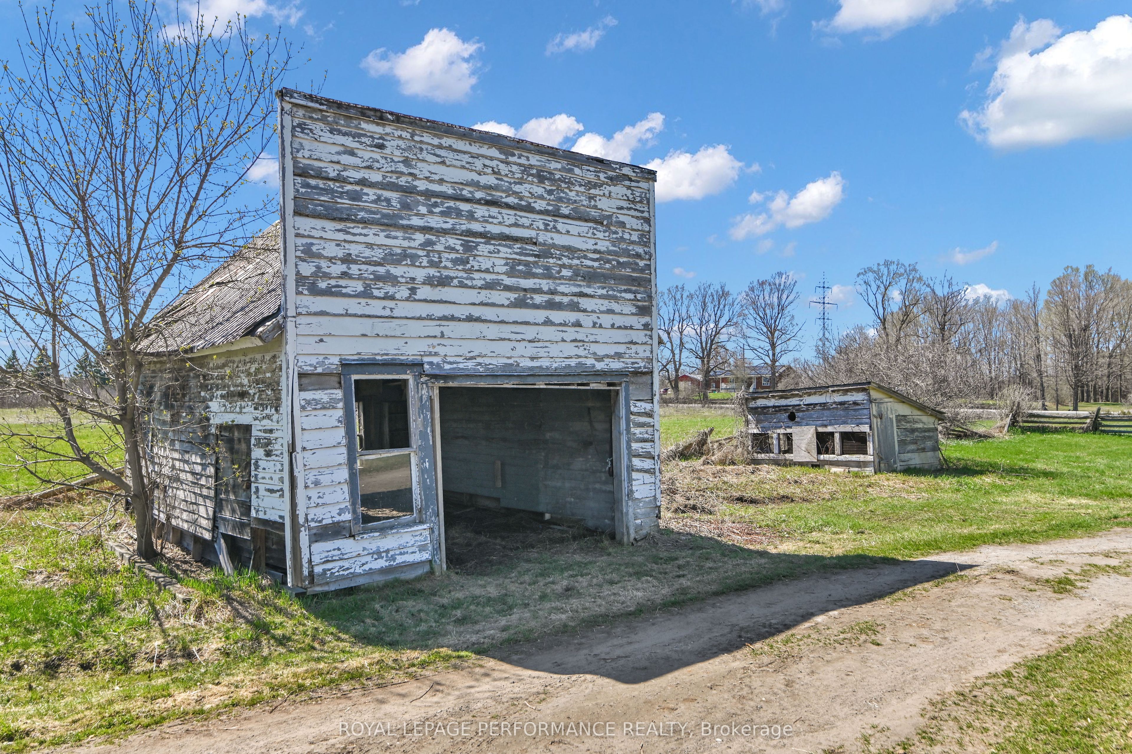 2421 Buckwheat Road W Property Photo 31