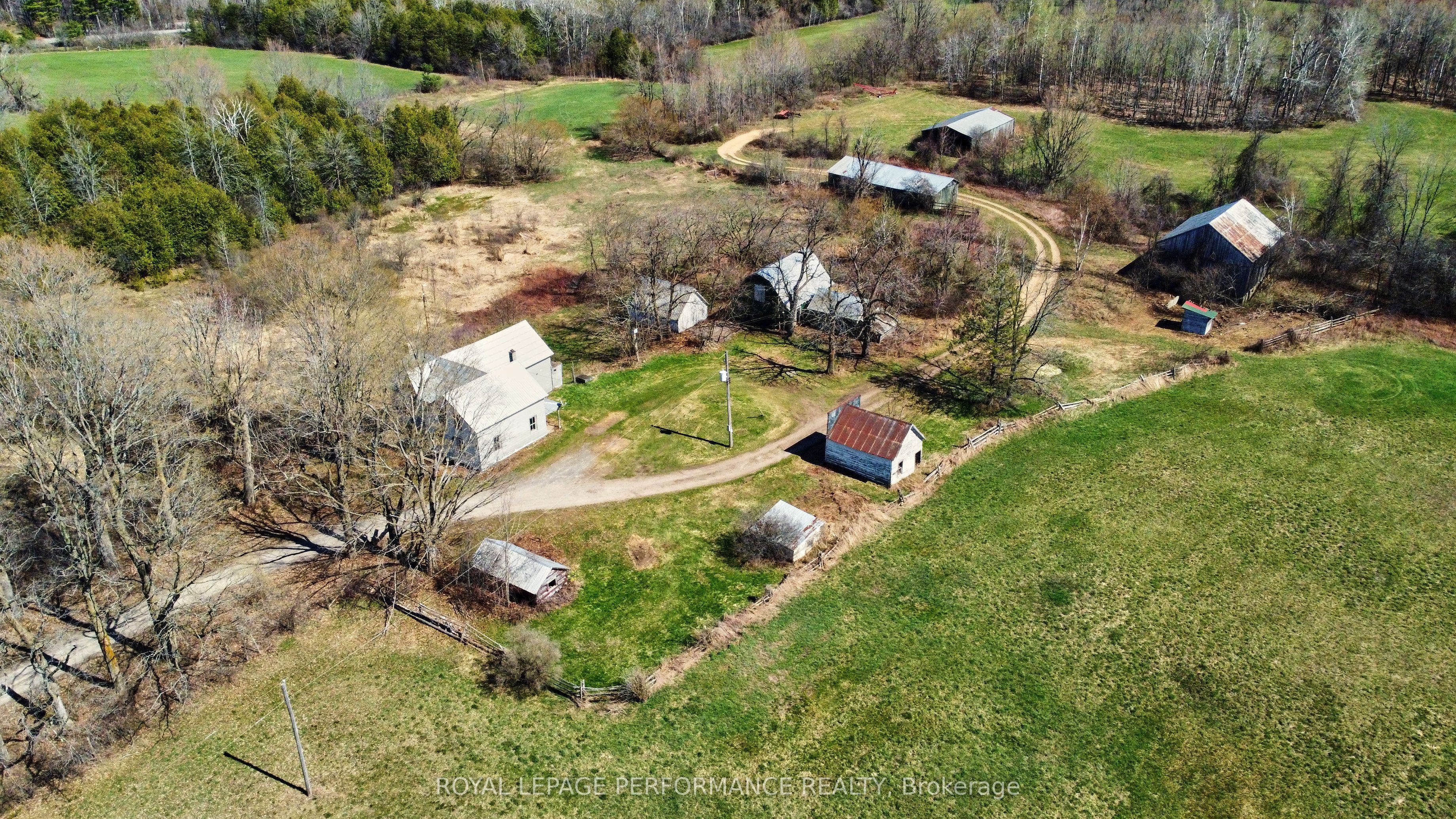 2421 Buckwheat Road W Property Photo 32