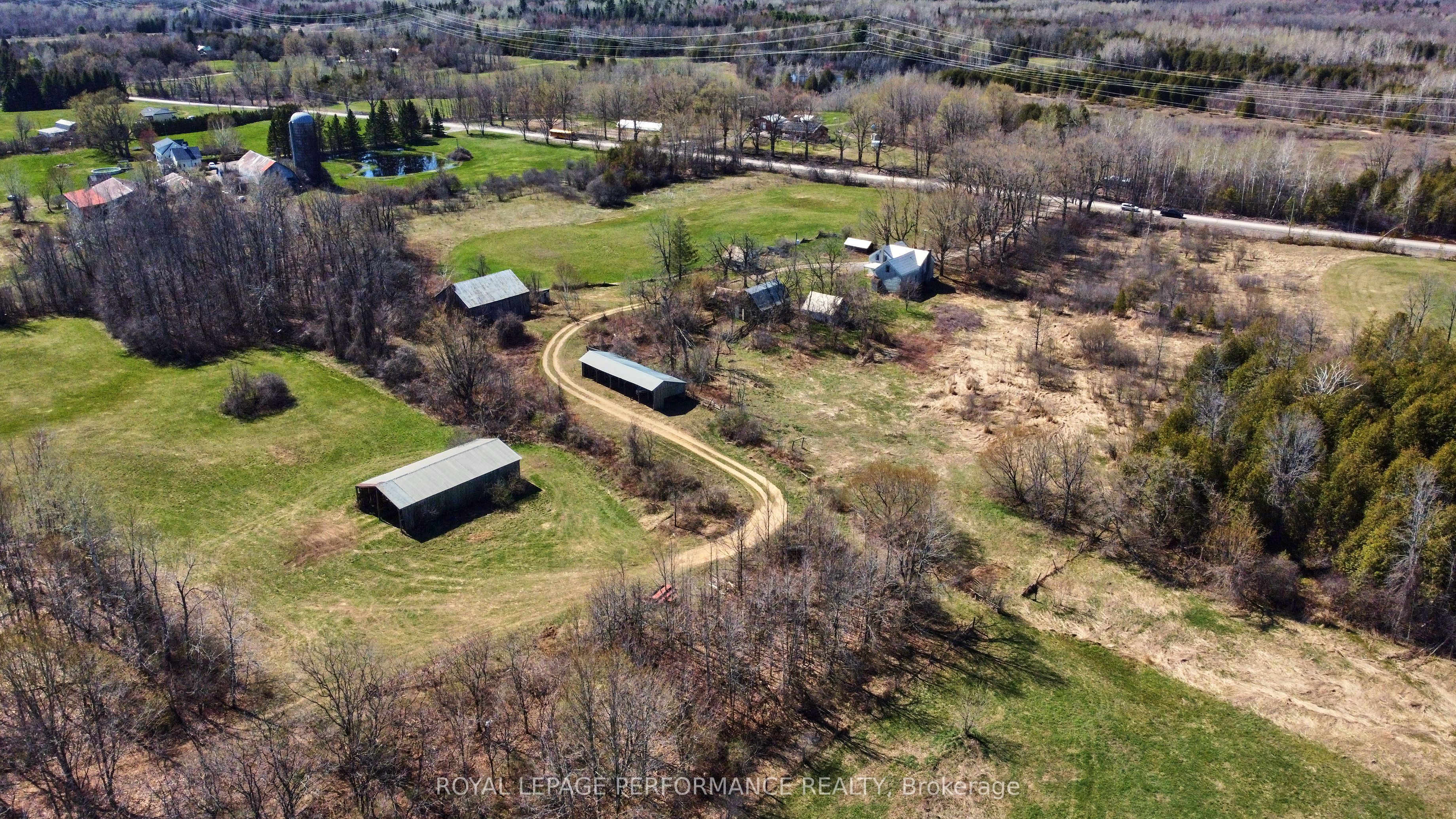 2421 Buckwheat Road W Property Photo 34