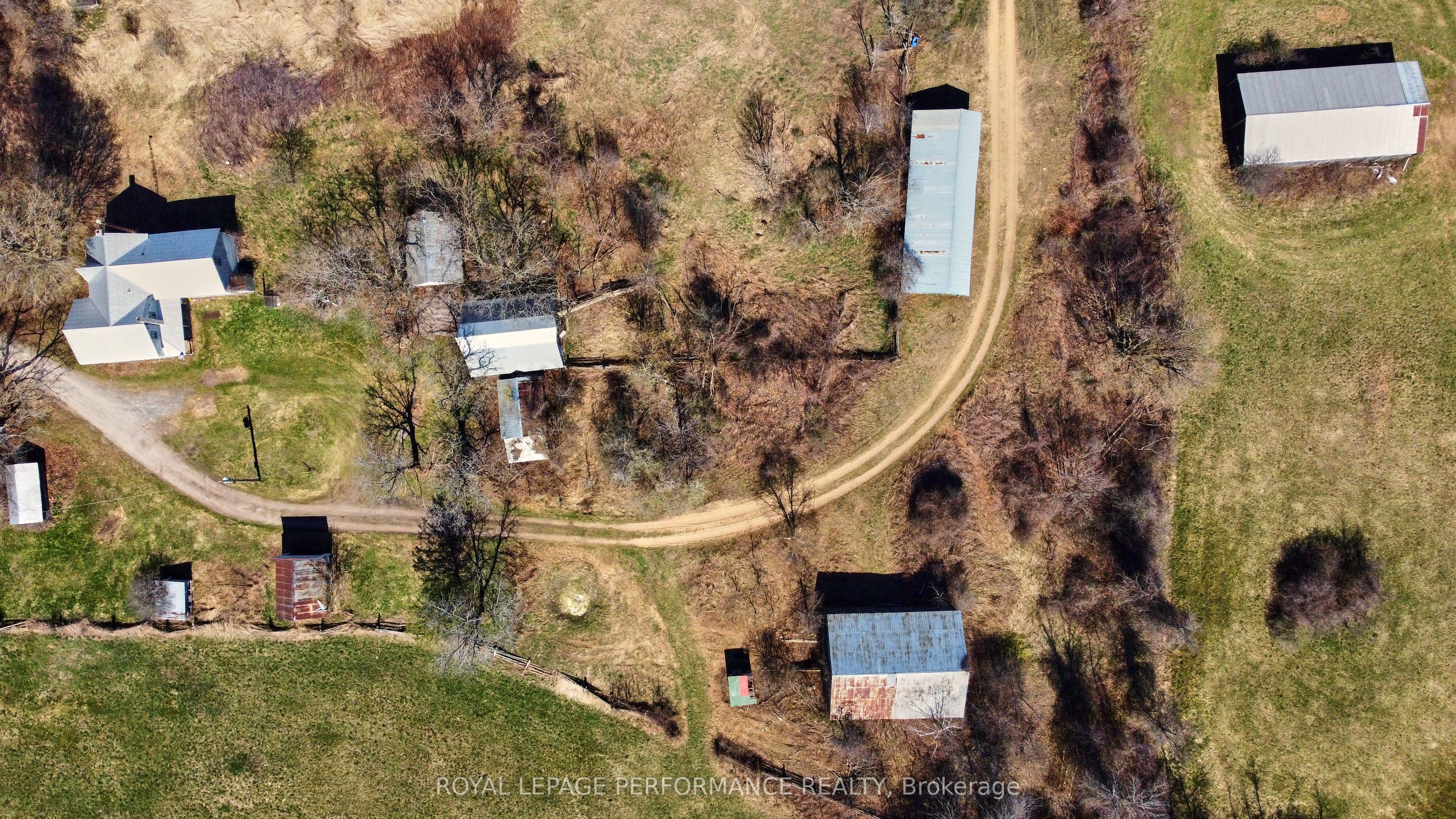 2421 Buckwheat Road W Property Photo 37