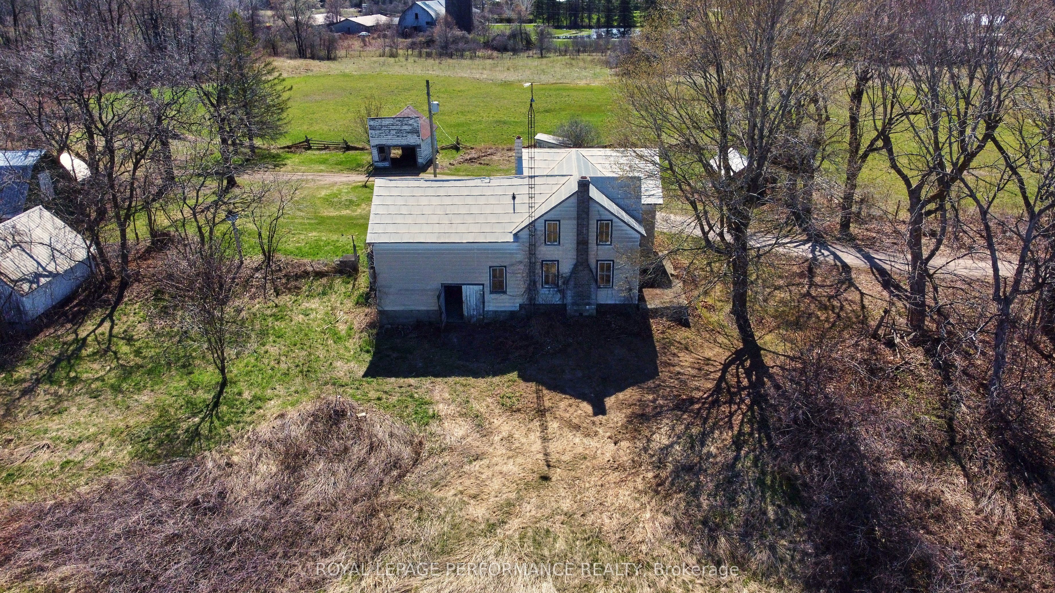 2421 Buckwheat Road W Property Photo 40