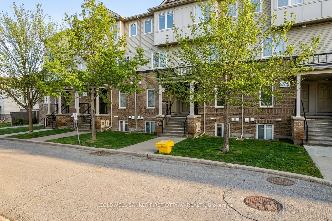 150 Urbancrest Private