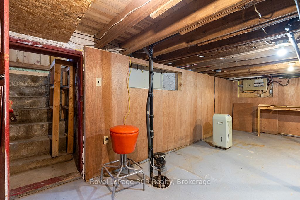 680210 30 Side Road Property Photo 28