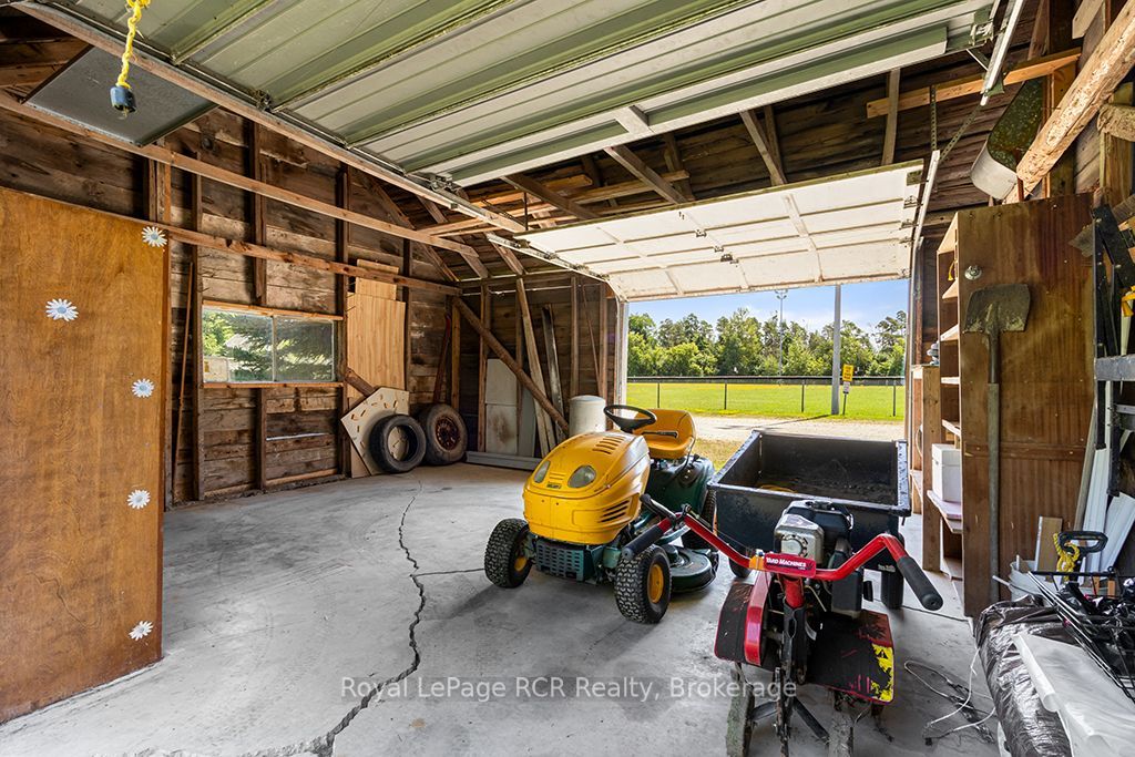 680210 30 Side Road Property Photo 32