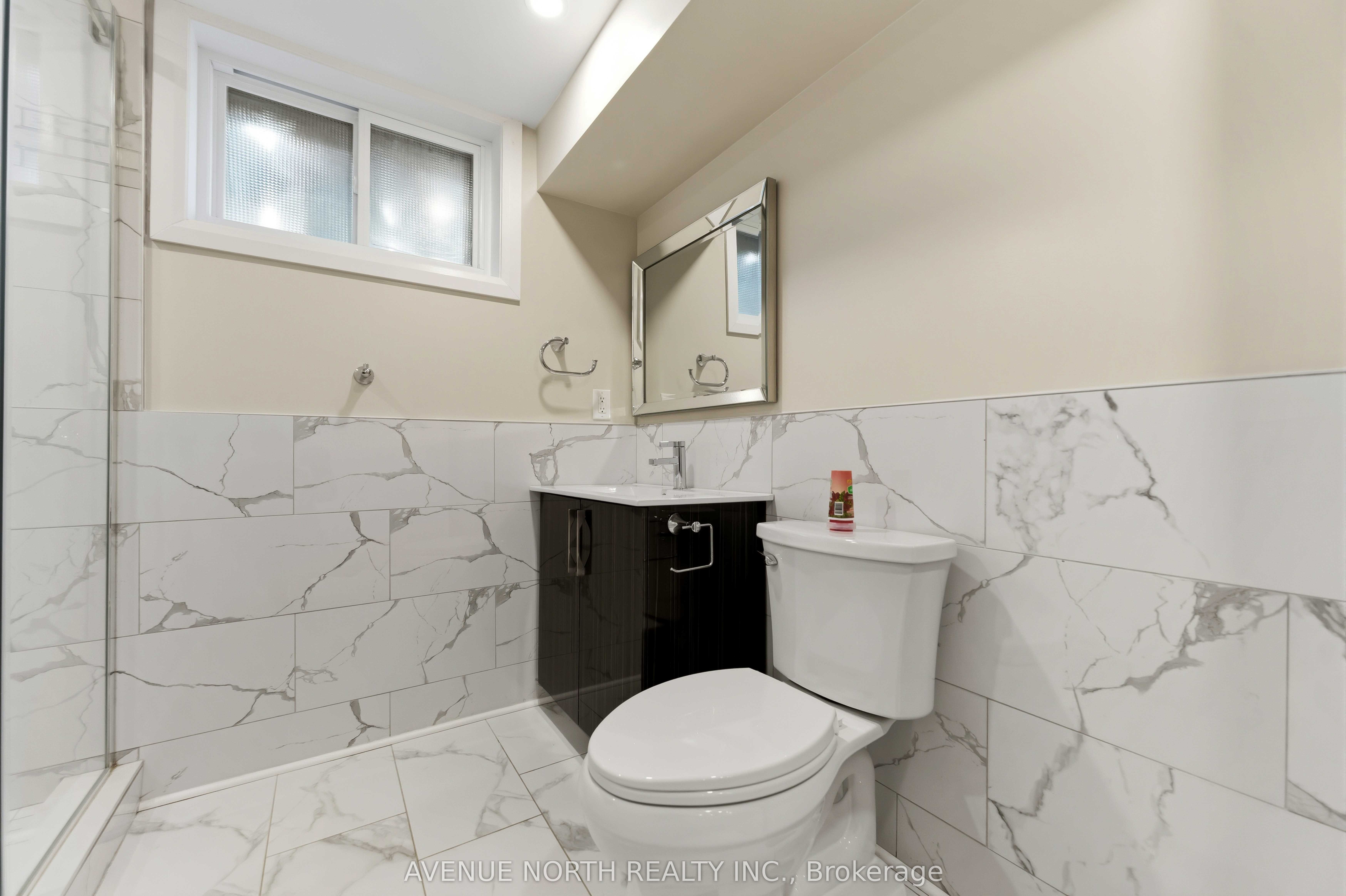 A-2676 Ayers Avenue Property Photo 22