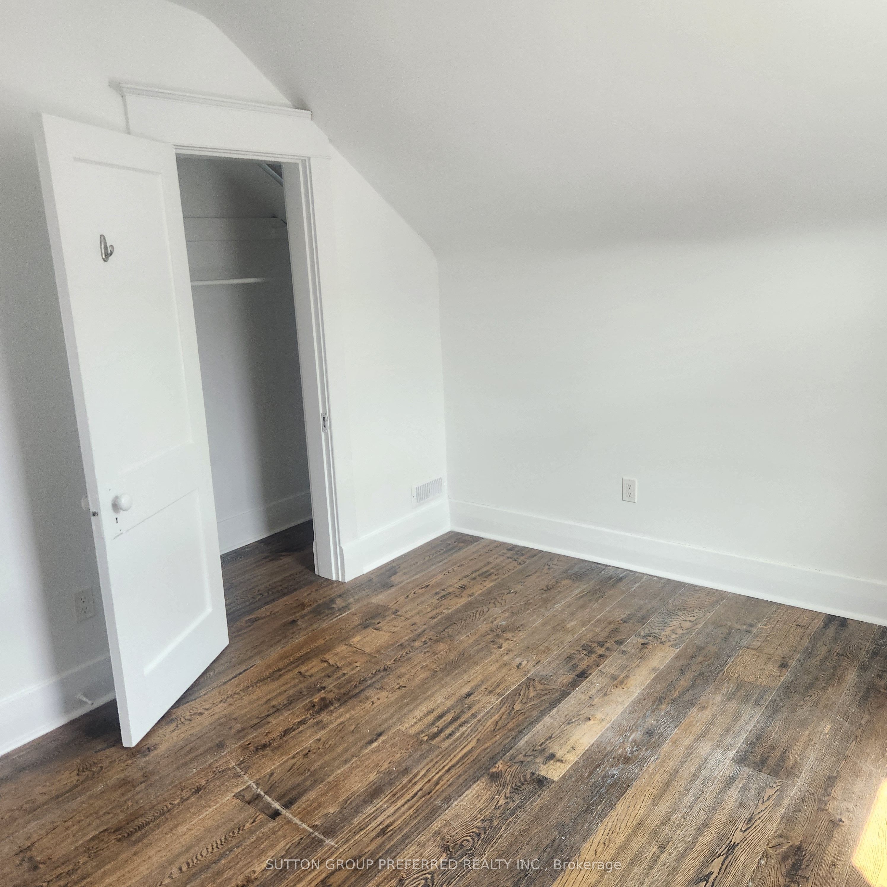 312 Wharncliffe Road S Upper Unit Property Photo 6