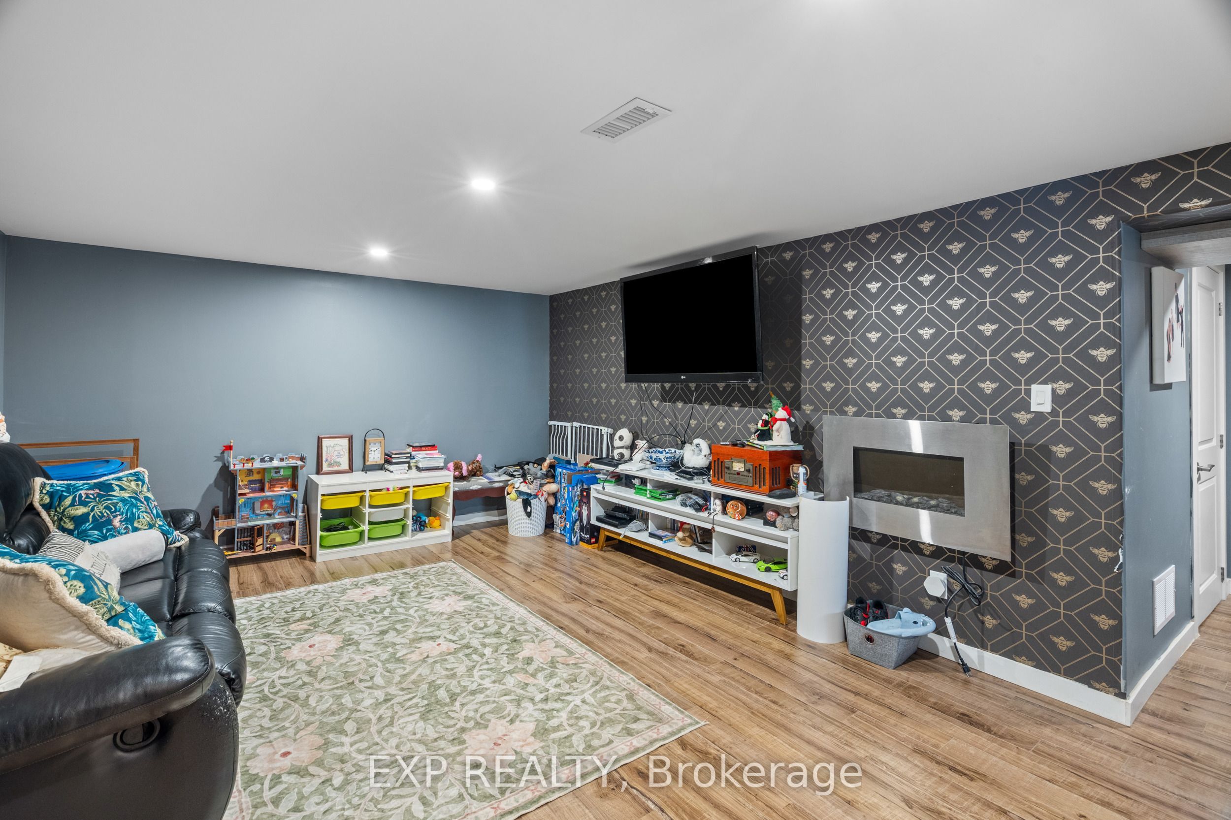 939 Daytona Drive Property Photo 30