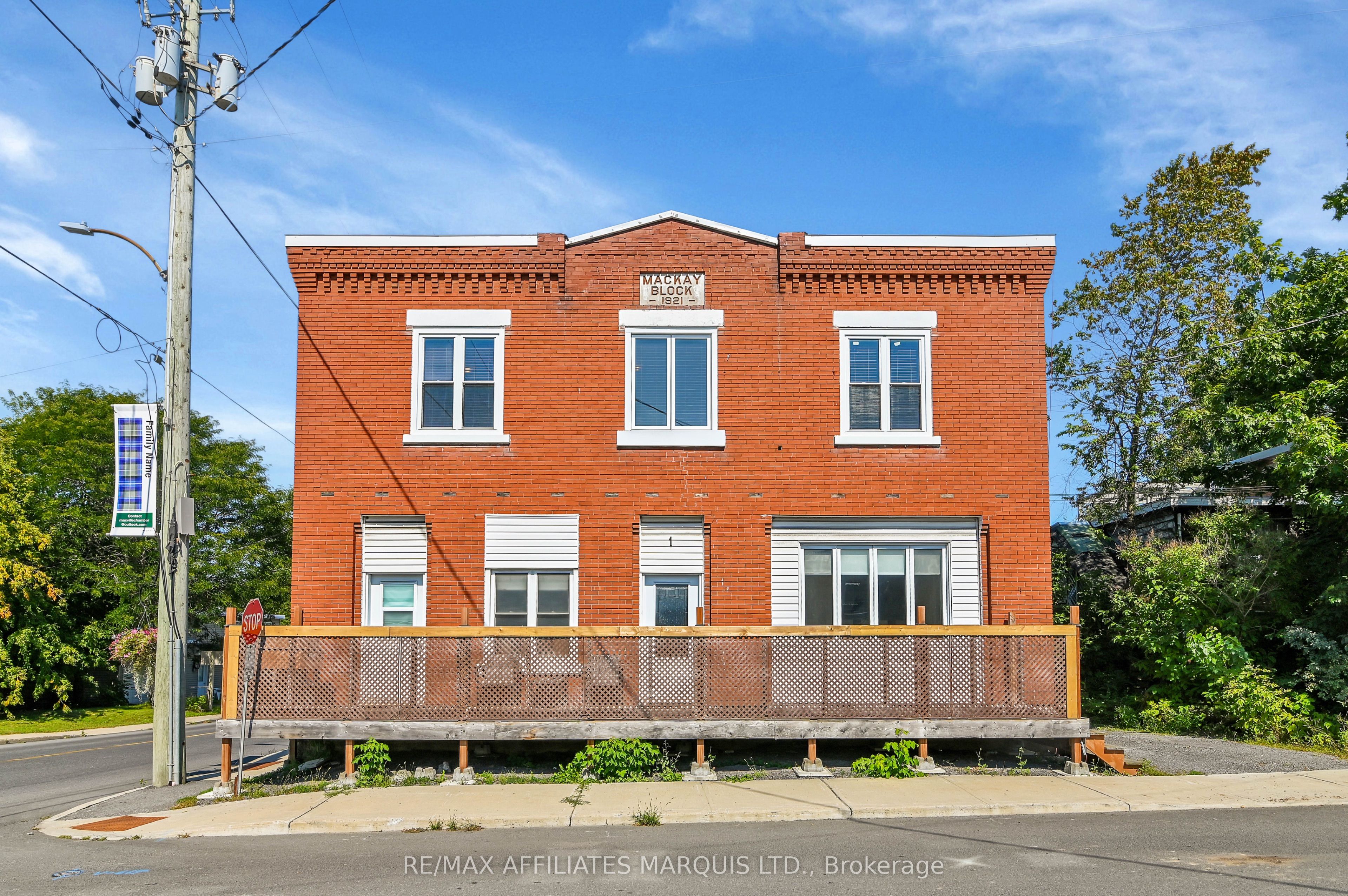 1 Mechanic Street E Property Photo 1