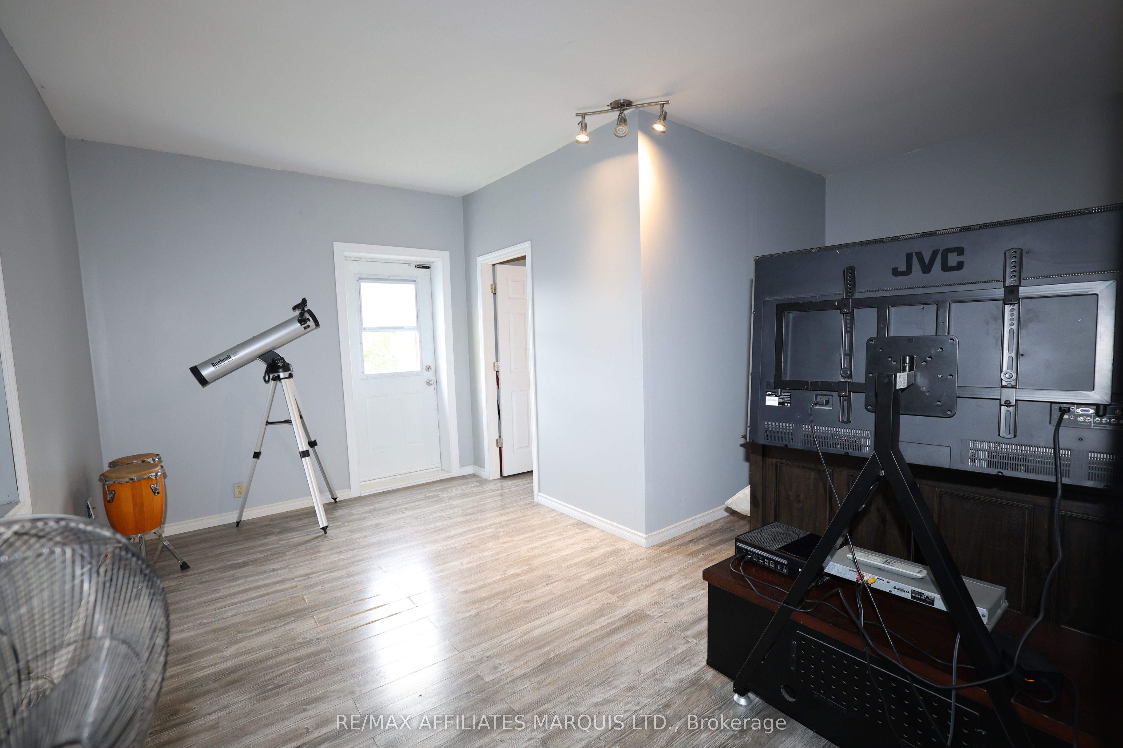 1 Mechanic Street E Property Photo 15
