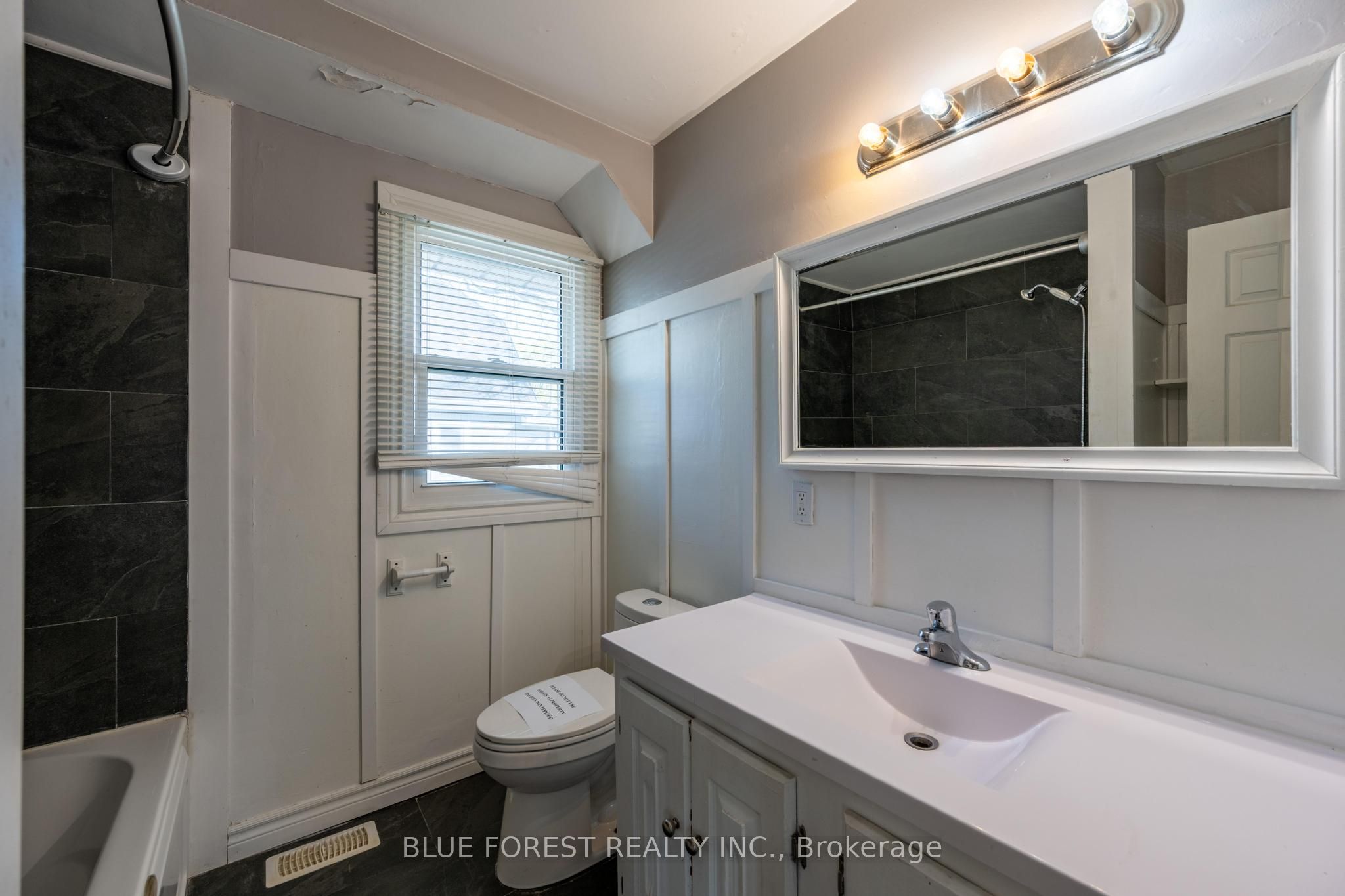 751 Curry Street Property Photo 7