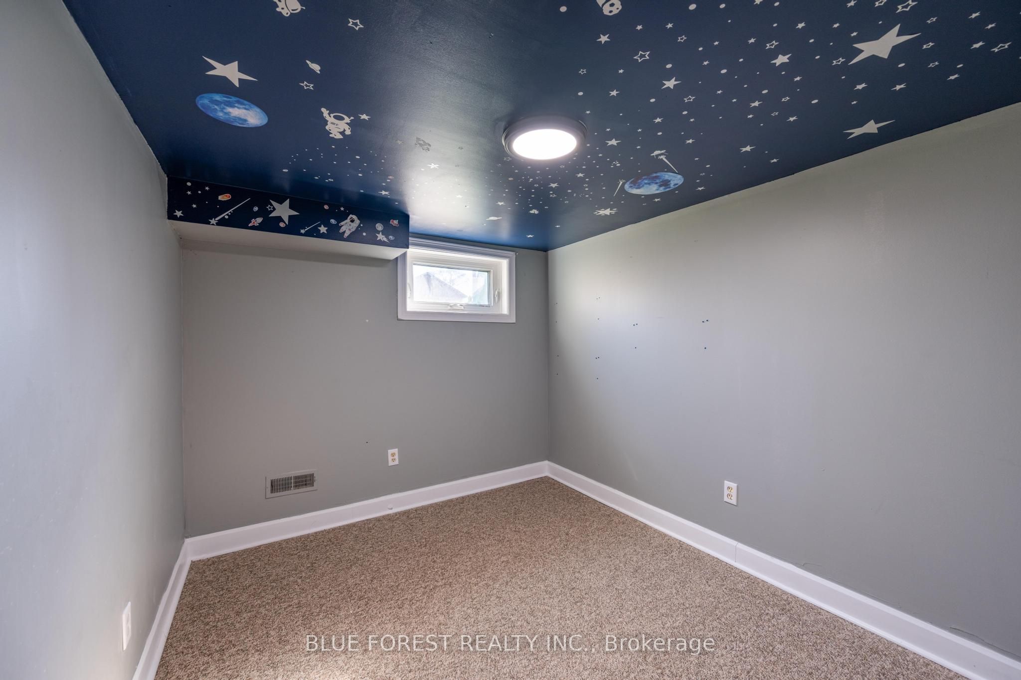 751 Curry Street Property Photo 12