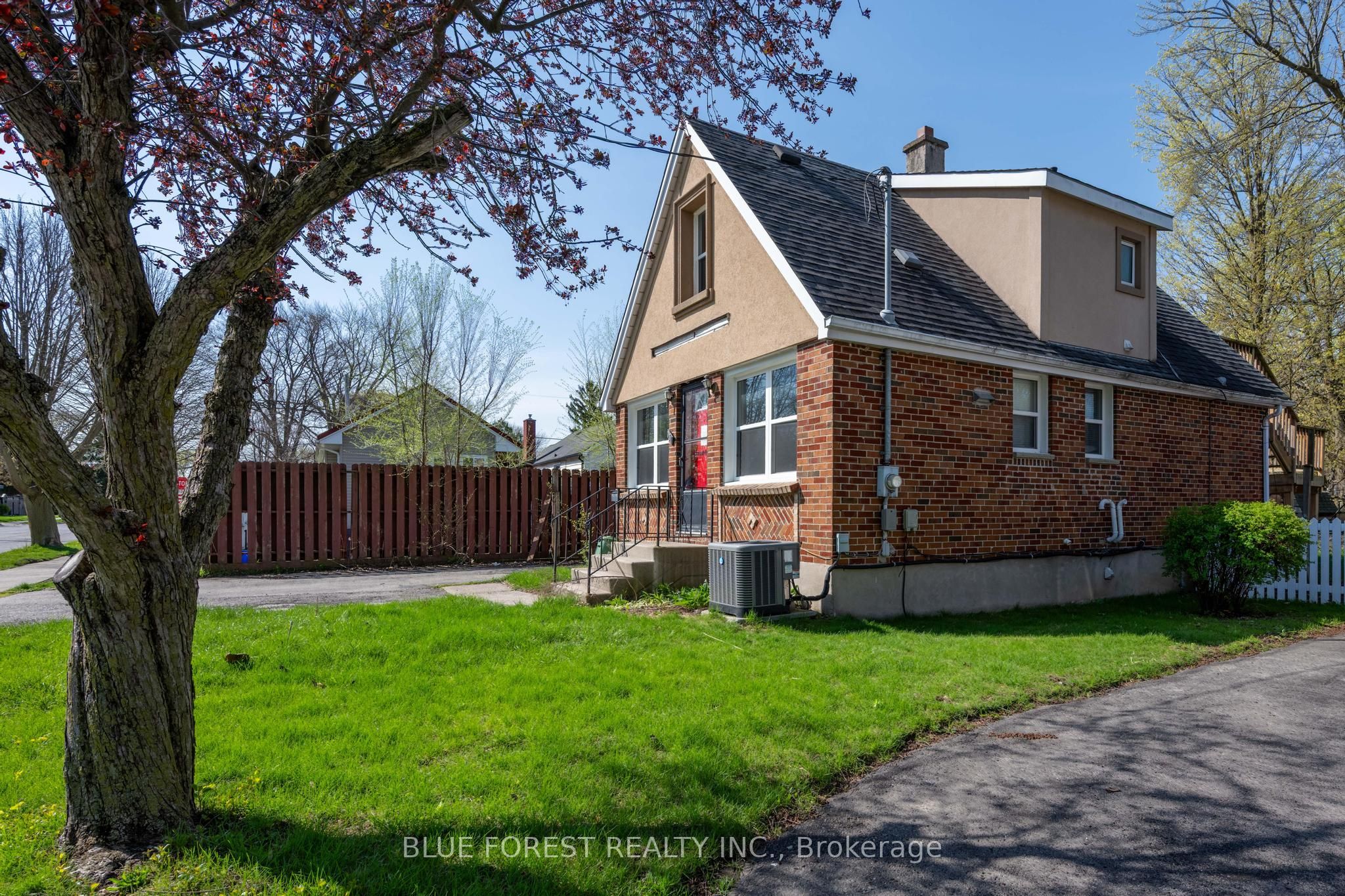 751 Curry Street Property Photo 28