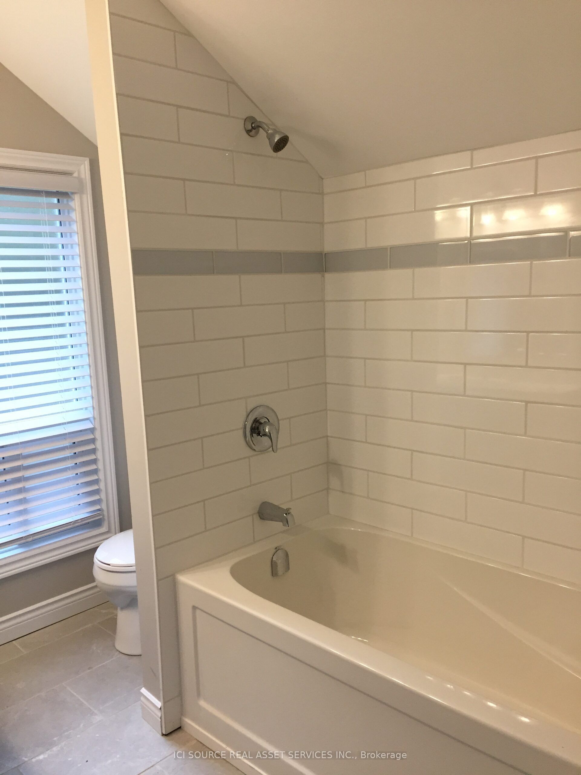 692 Lincoln Road Property Photo 6