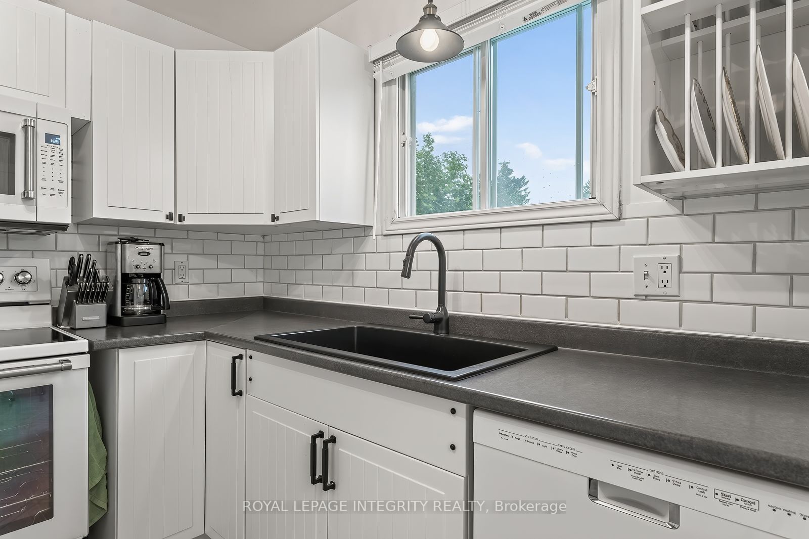 30 Sumner Street Property Photo 21