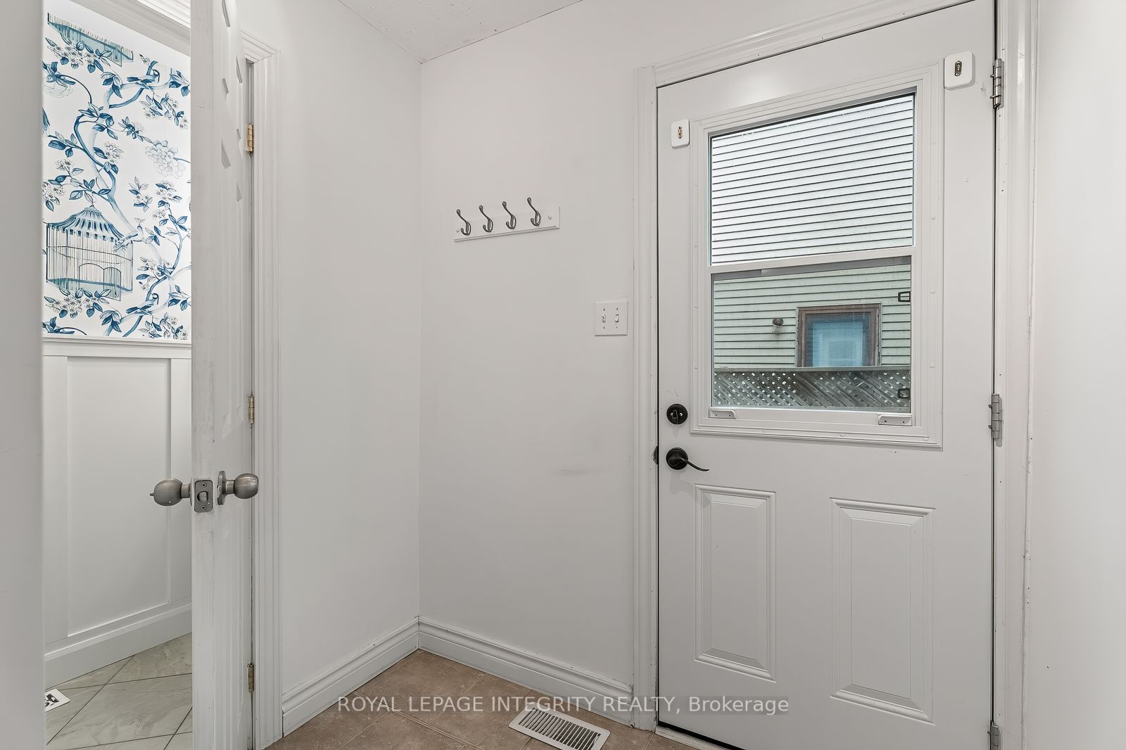 30 Sumner Street Property Photo 22