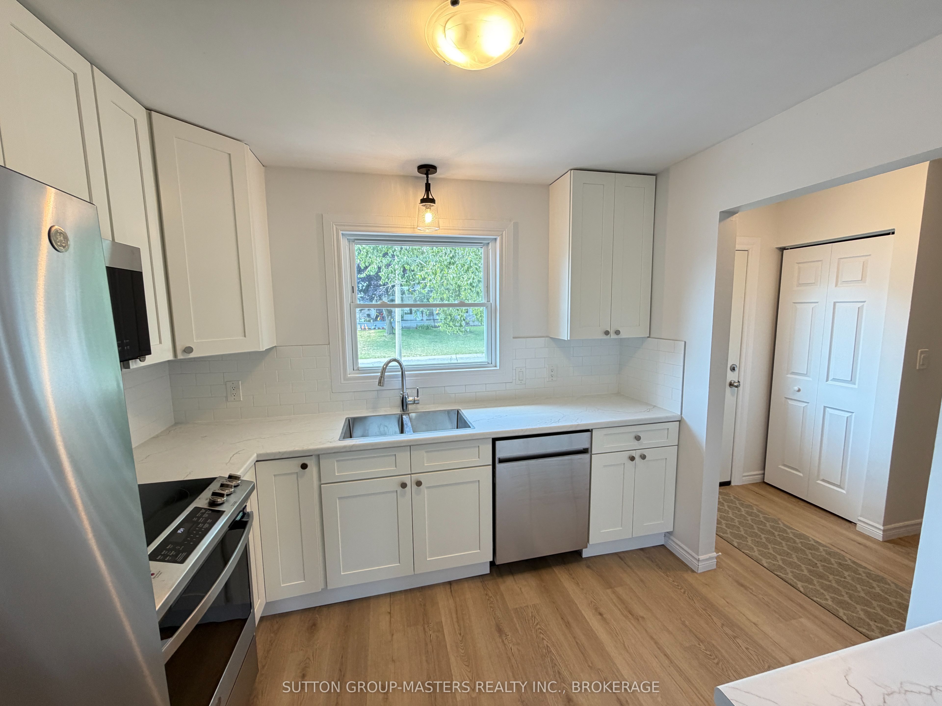 1124 Bittersweet Place Property Photo 3