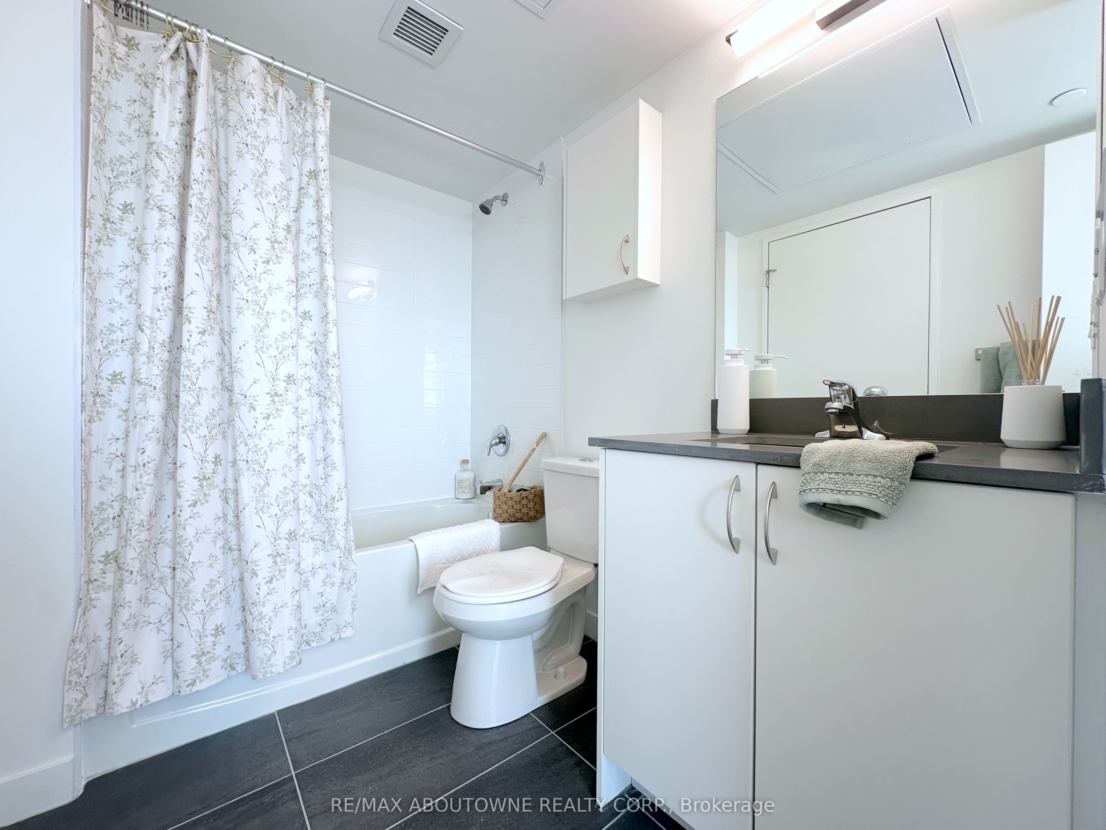 375 South Street 224 Property Photo 13