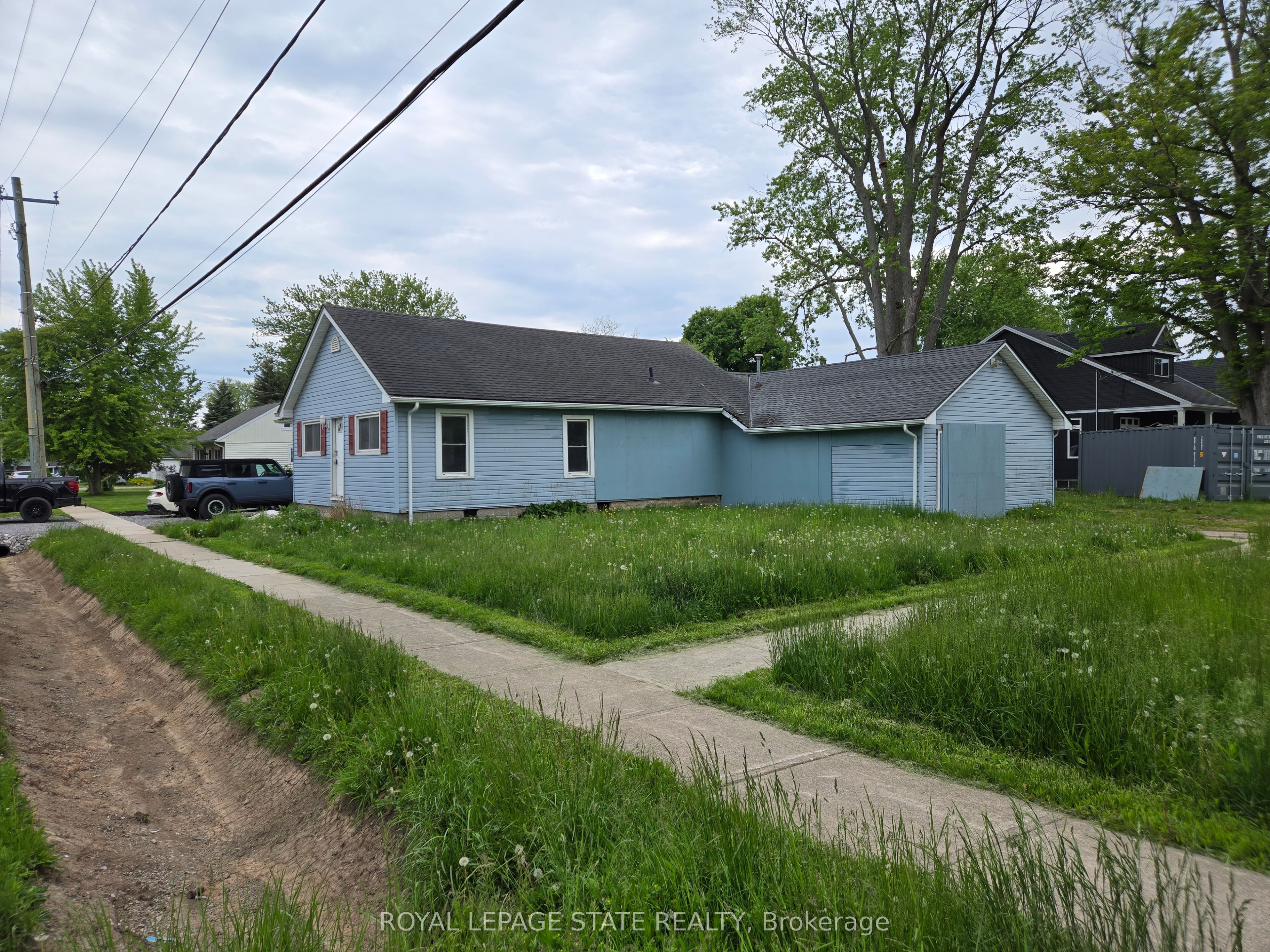 303 Ridge Road S Property Photo 1