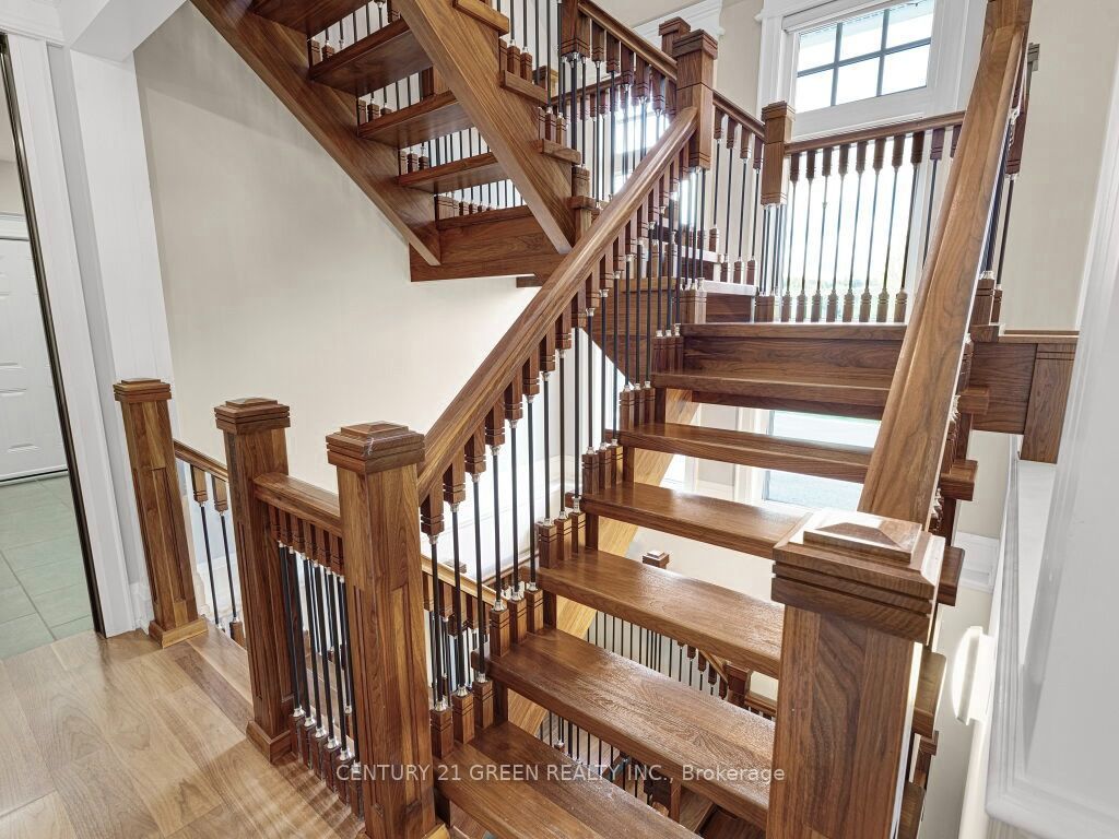 39 Brookhaven Crescent Property Photo 20