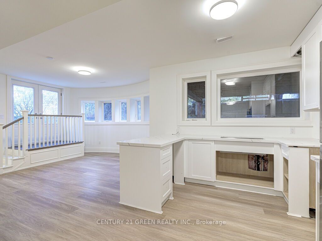 39 Brookhaven Crescent Property Photo 45