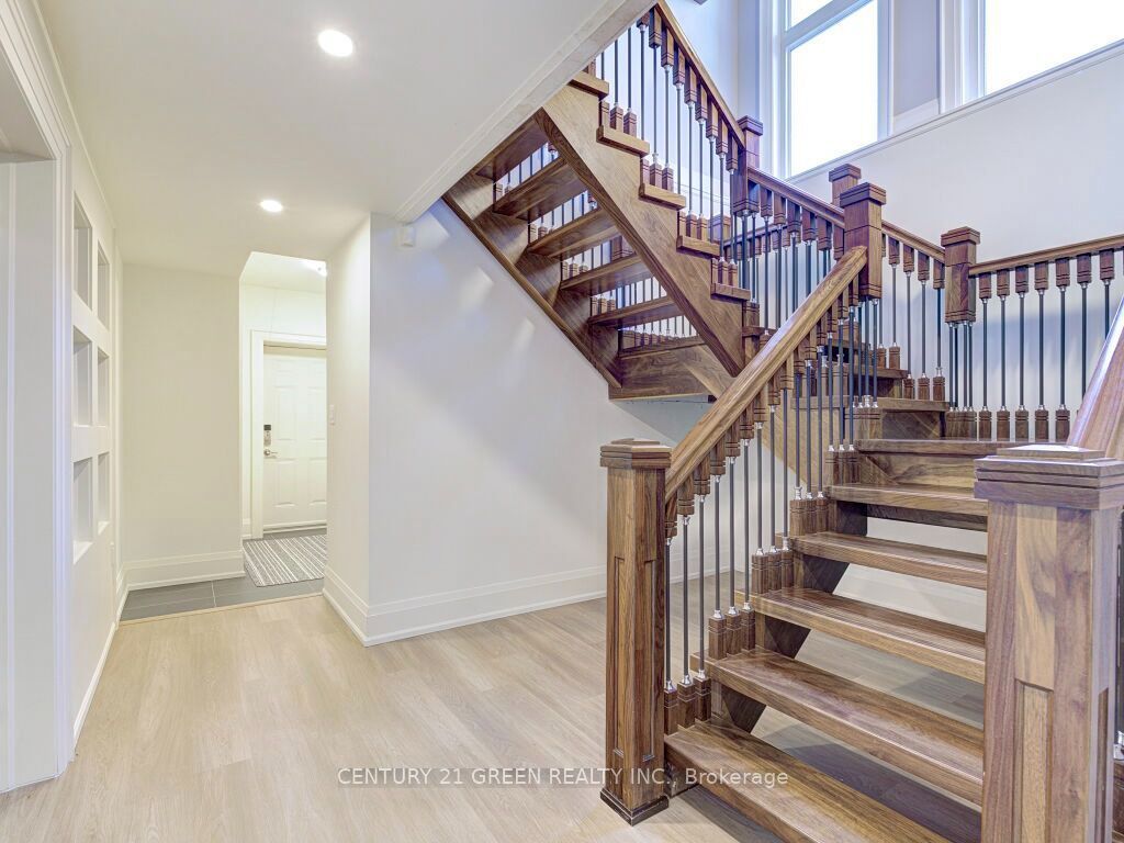 39 Brookhaven Crescent Property Photo 46