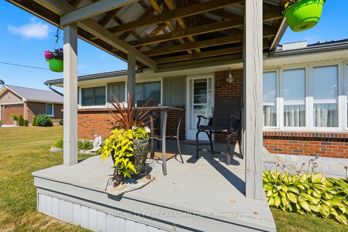 22656 Queens Line Property Photo 7