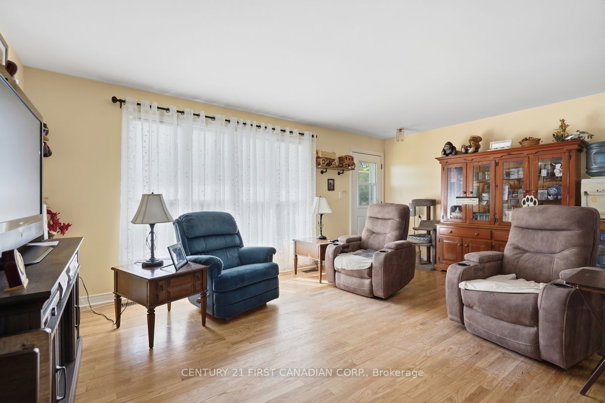 22656 Queens Line Property Photo 9