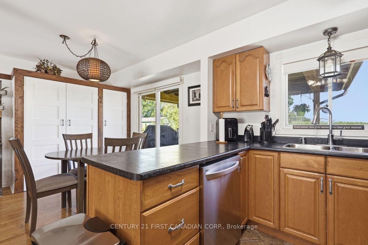 22656 Queens Line Property Photo 15