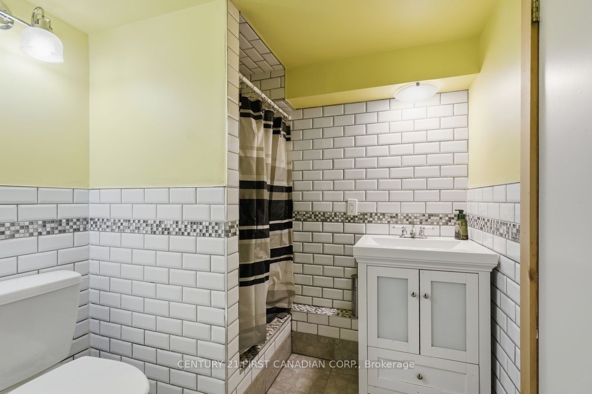 22656 Queens Line Property Photo 26