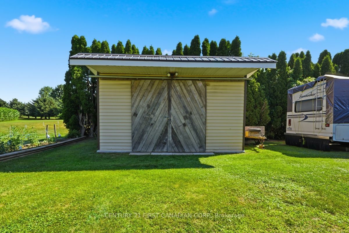 22656 Queens Line Property Photo 29