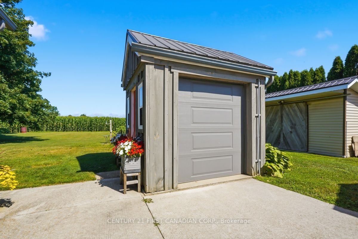22656 Queens Line Property Photo 30