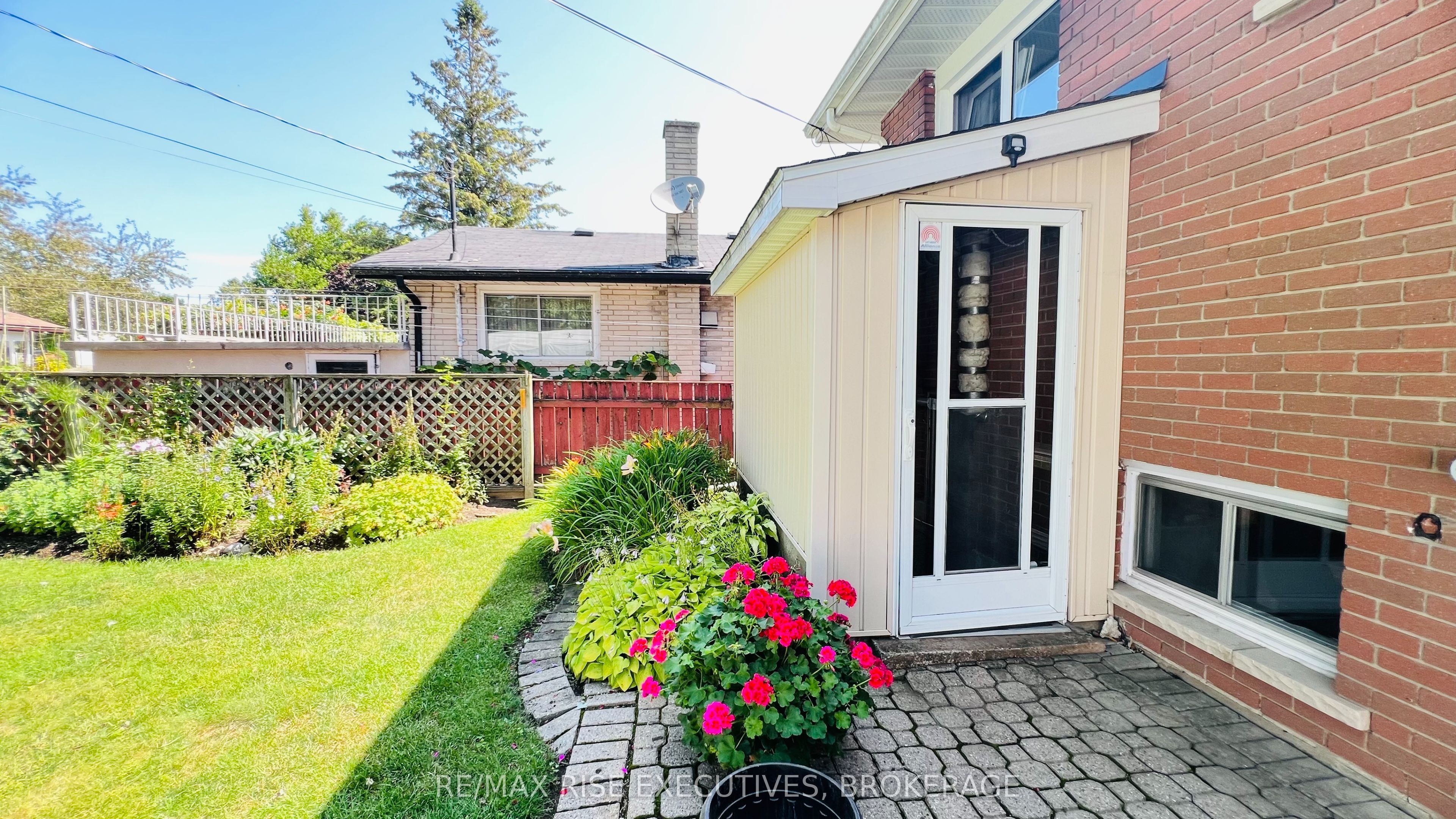 61 Conacher Drive Property Photo 35