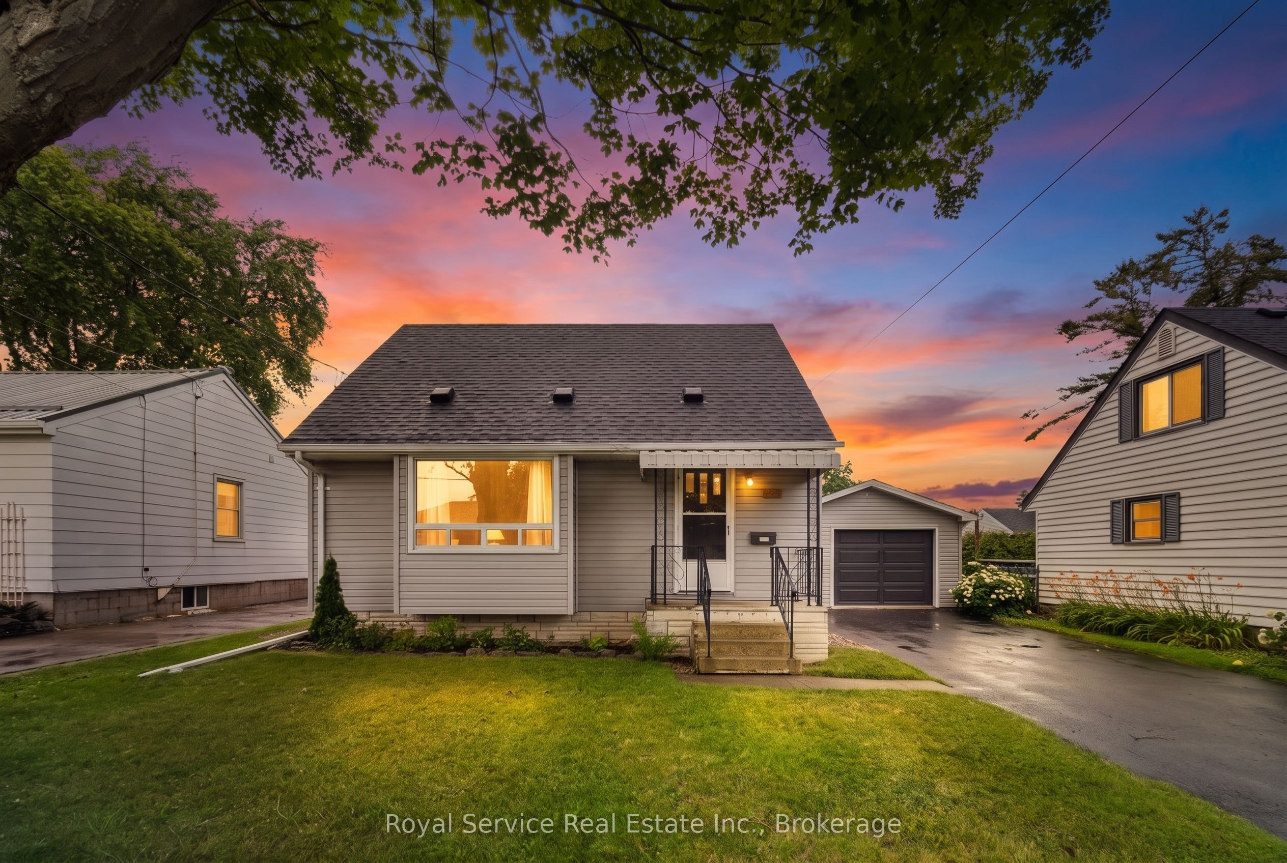 558 Burnham Street Property Photo 1