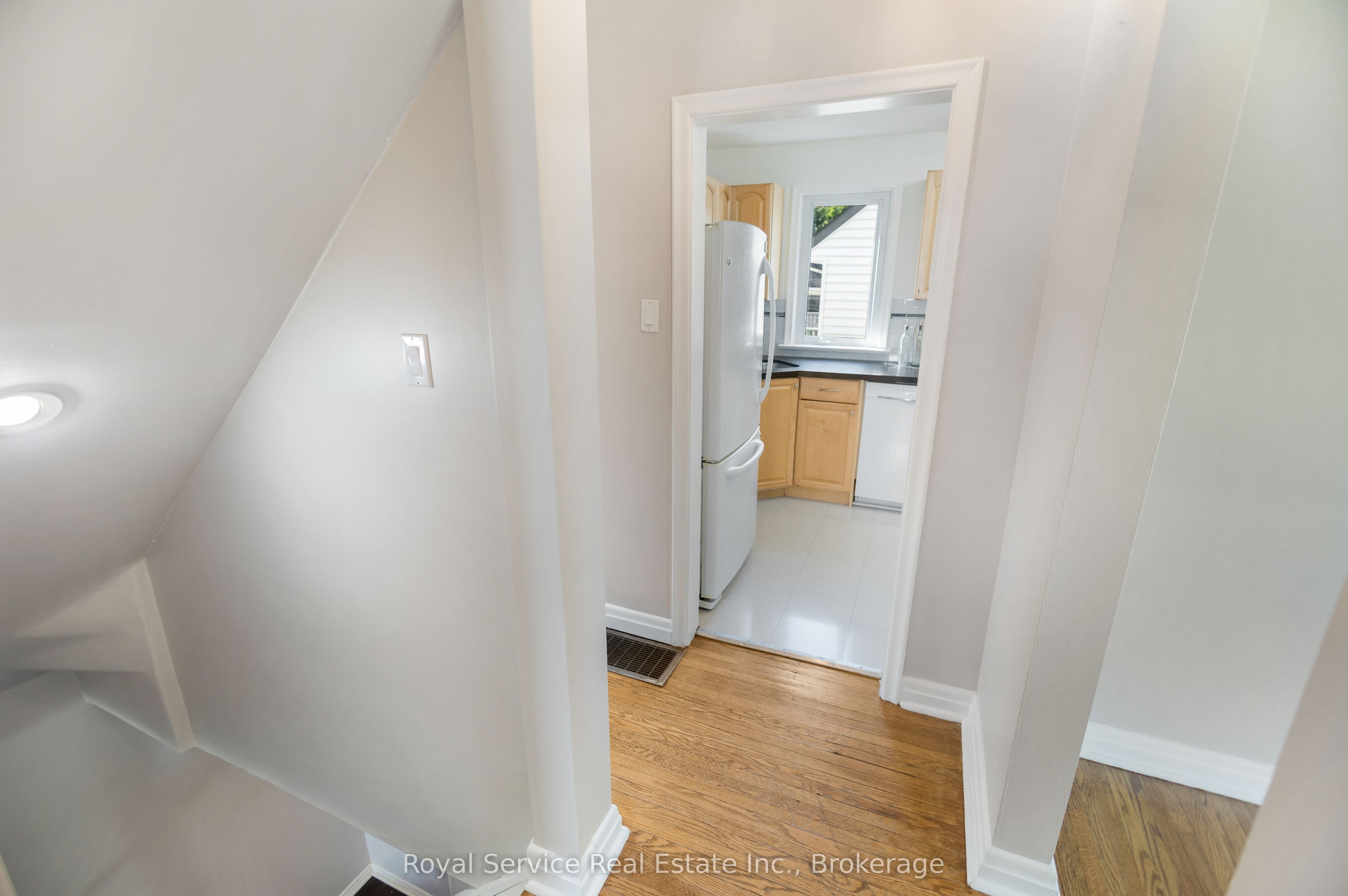 558 Burnham Street Property Photo 15