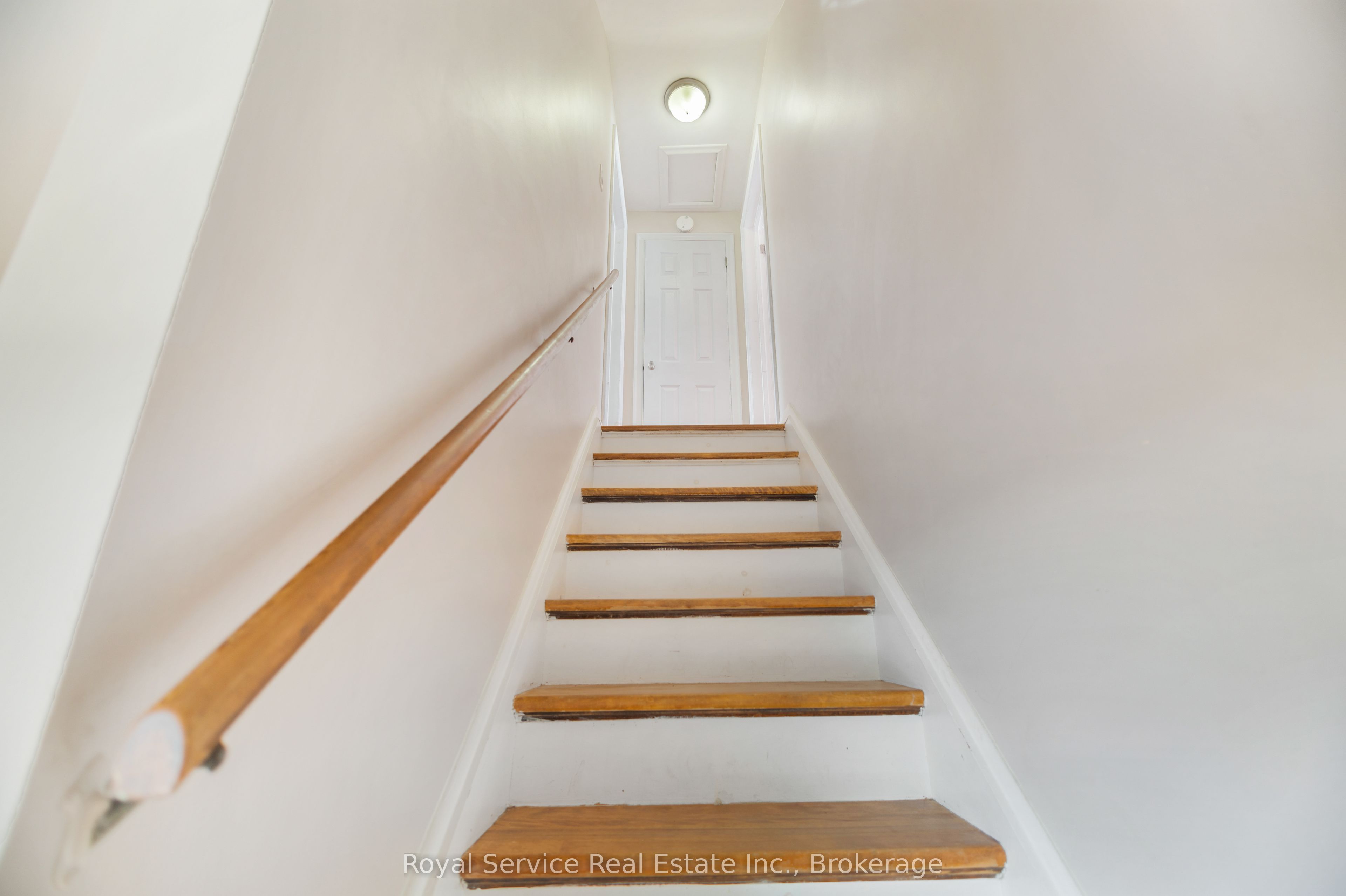 558 Burnham Street Property Photo 19
