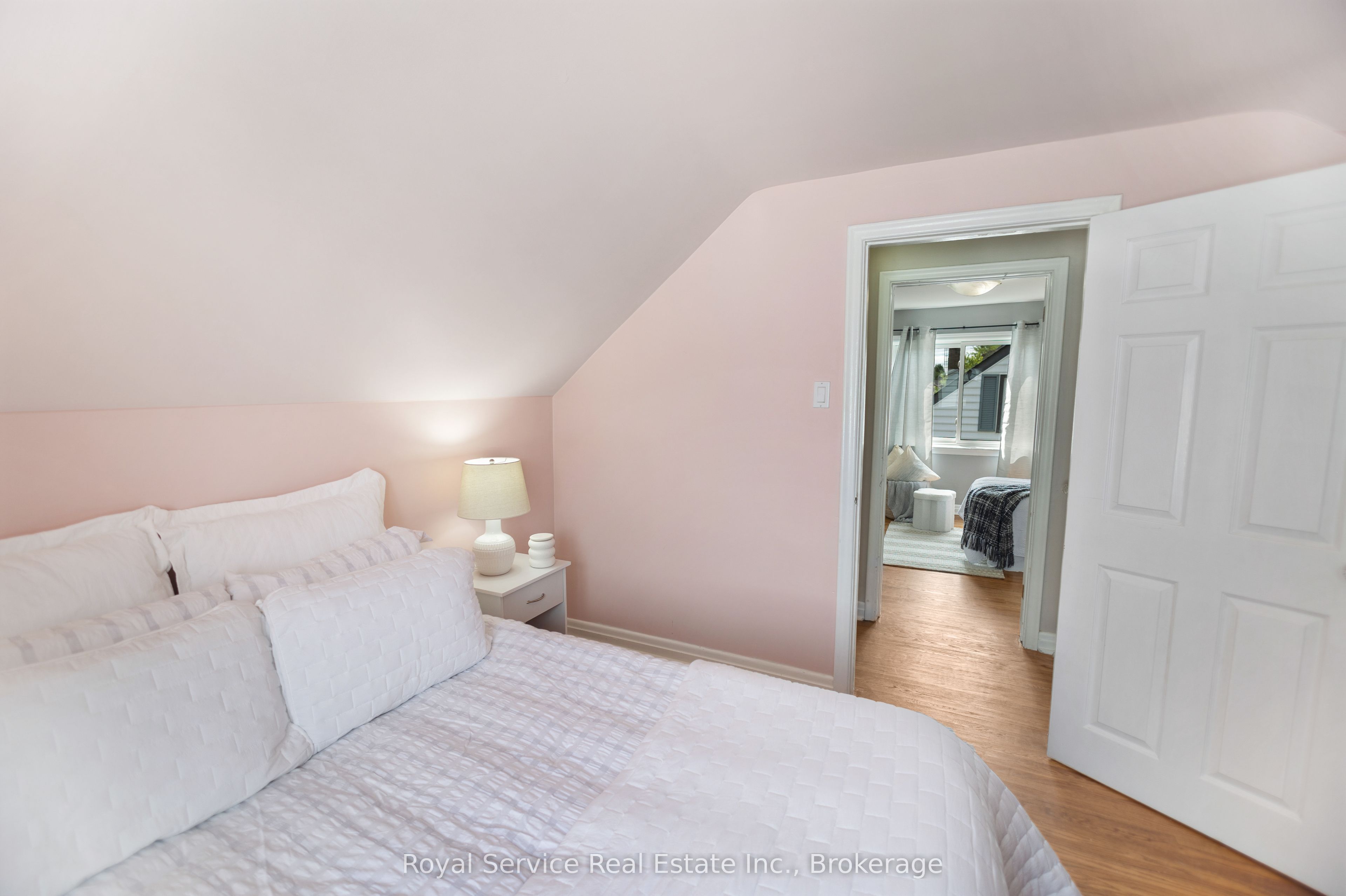 558 Burnham Street Property Photo 25