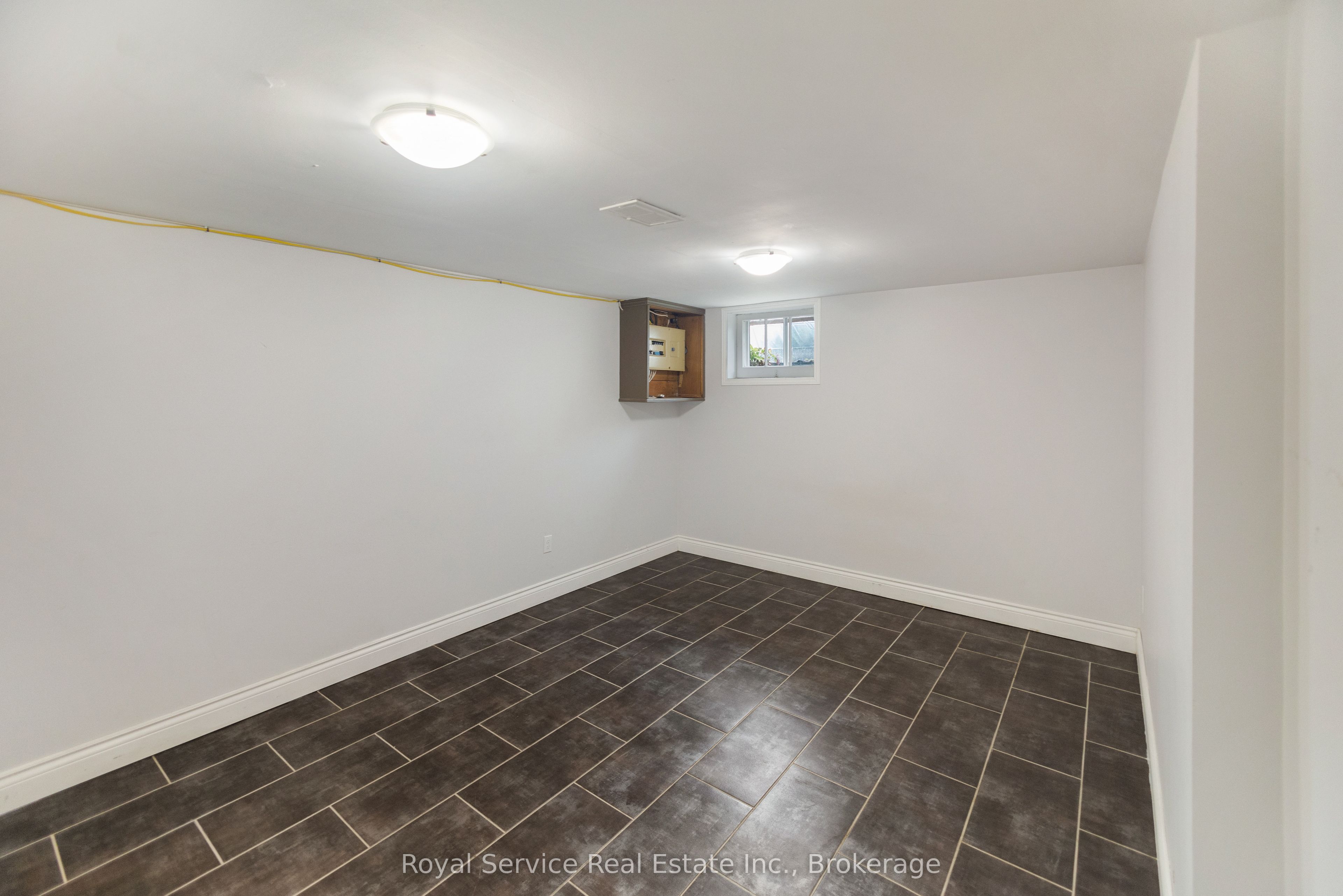 558 Burnham Street Property Photo 27