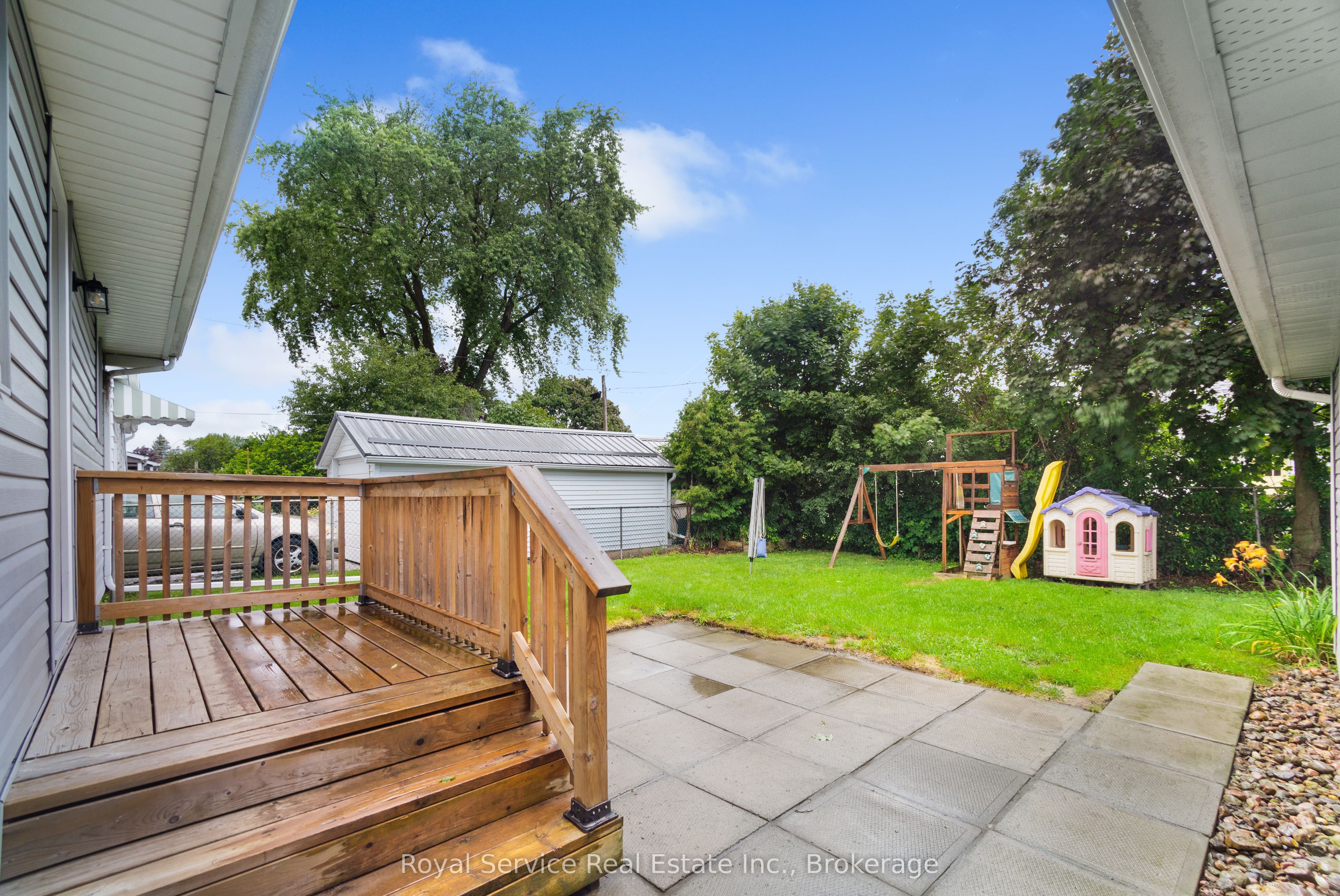 558 Burnham Street Property Photo 35