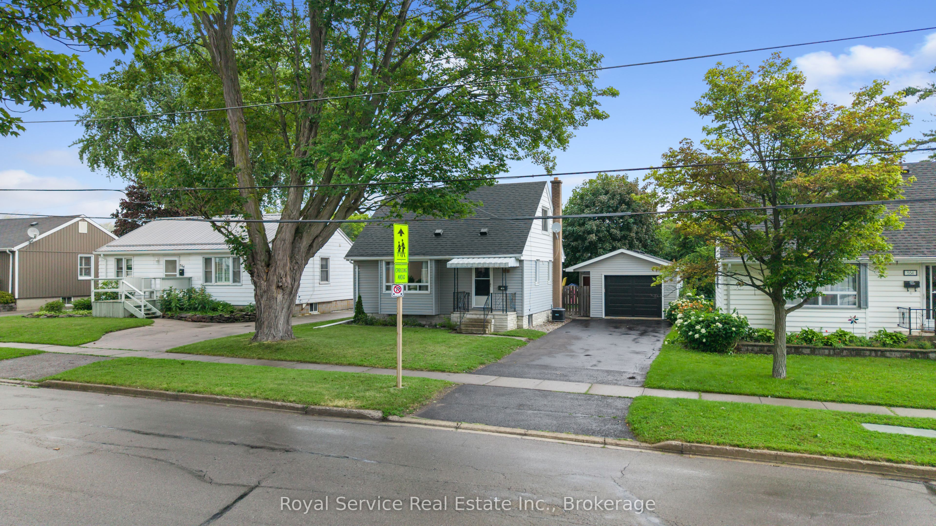 558 Burnham Street Property Photo 36