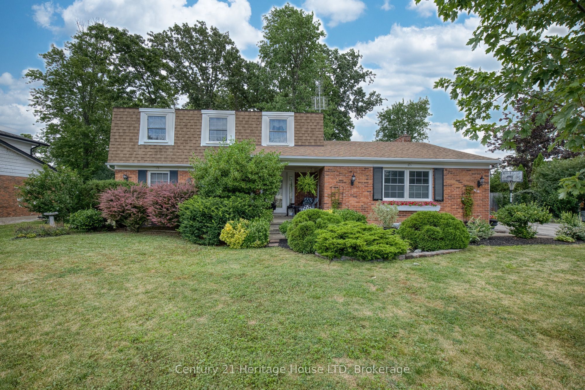 688 Daytona Drive Property Photo 1