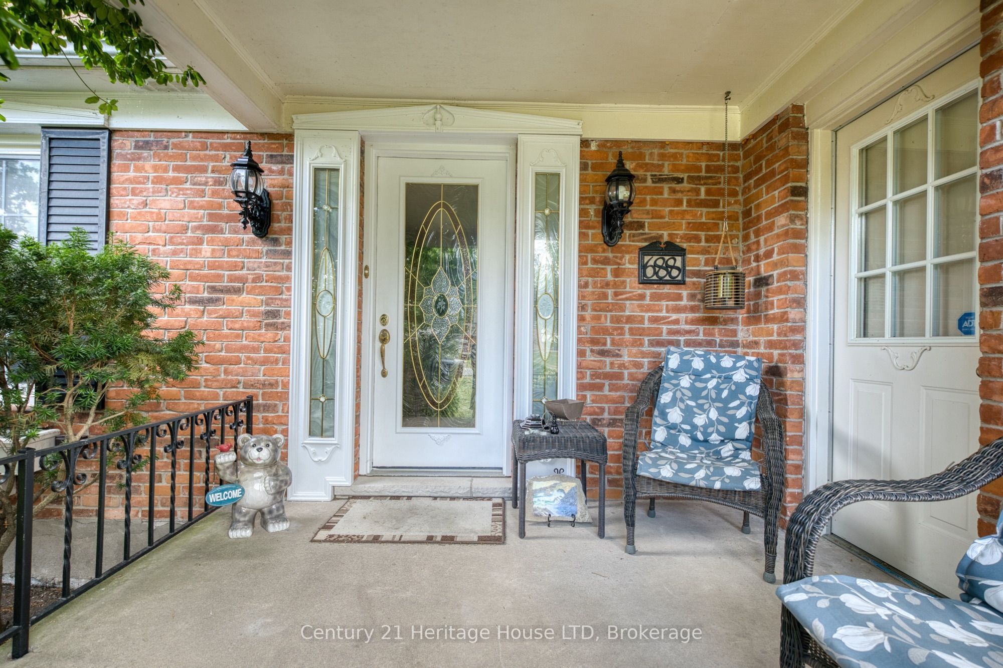 688 Daytona Drive Property Photo 7