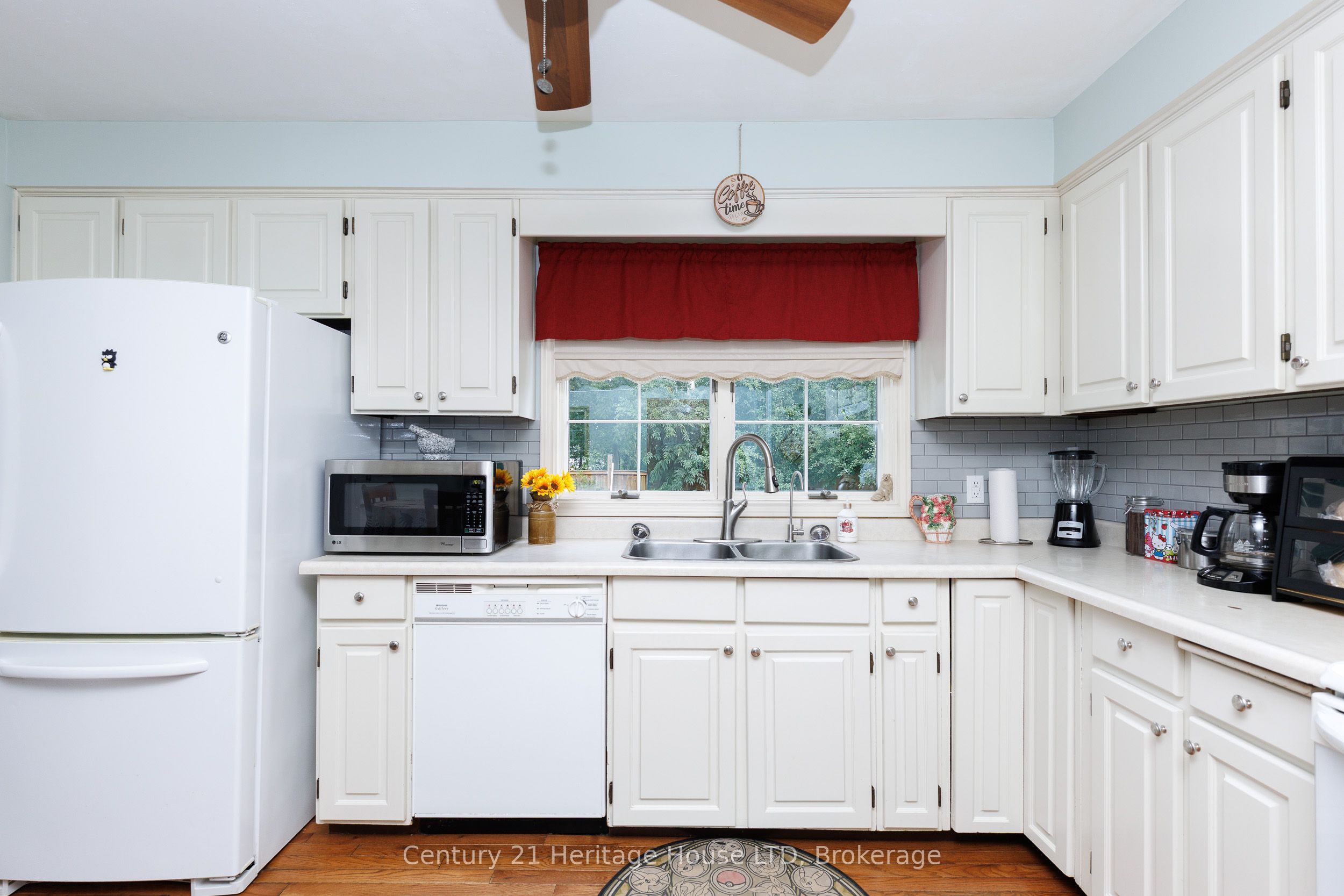 688 Daytona Drive Property Photo 12
