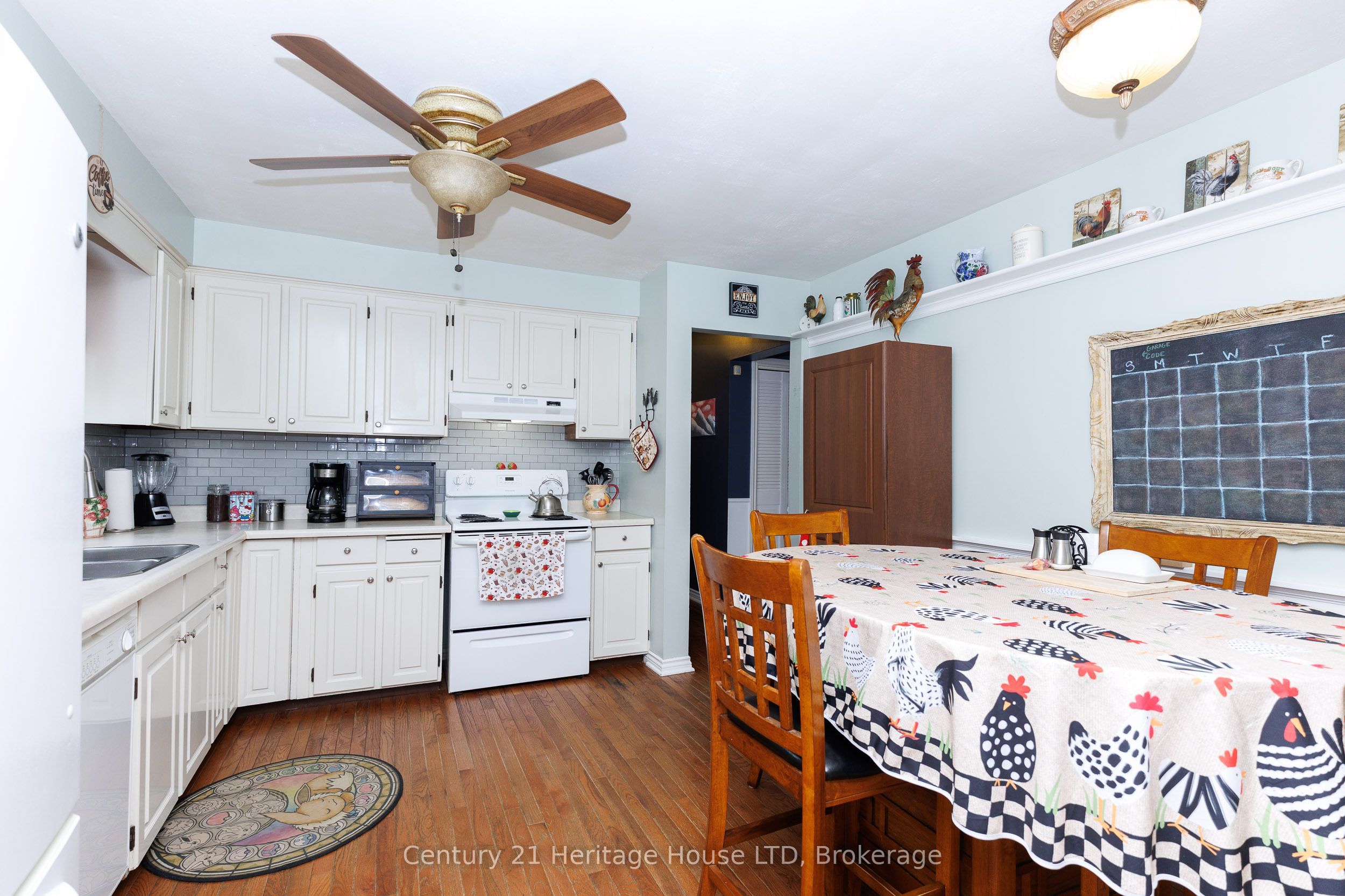 688 Daytona Drive Property Photo 14