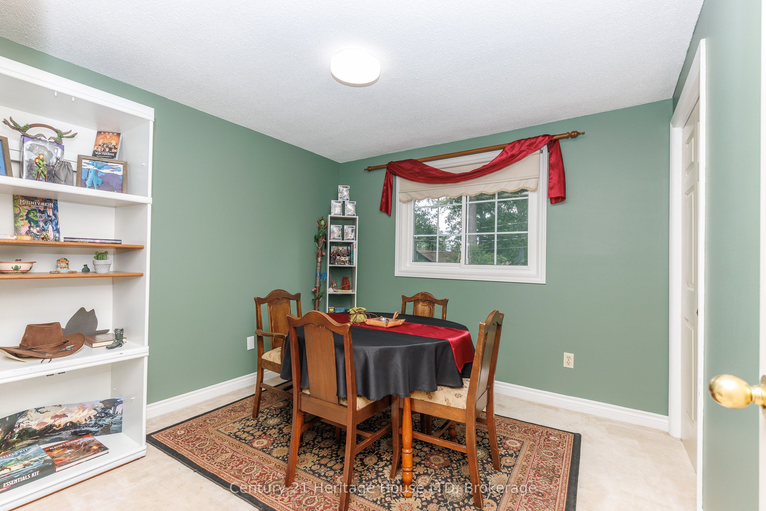 688 Daytona Drive Property Photo 27