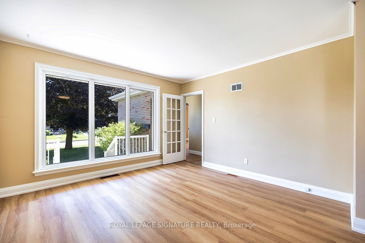 812 Schneider Place Property Photo 3