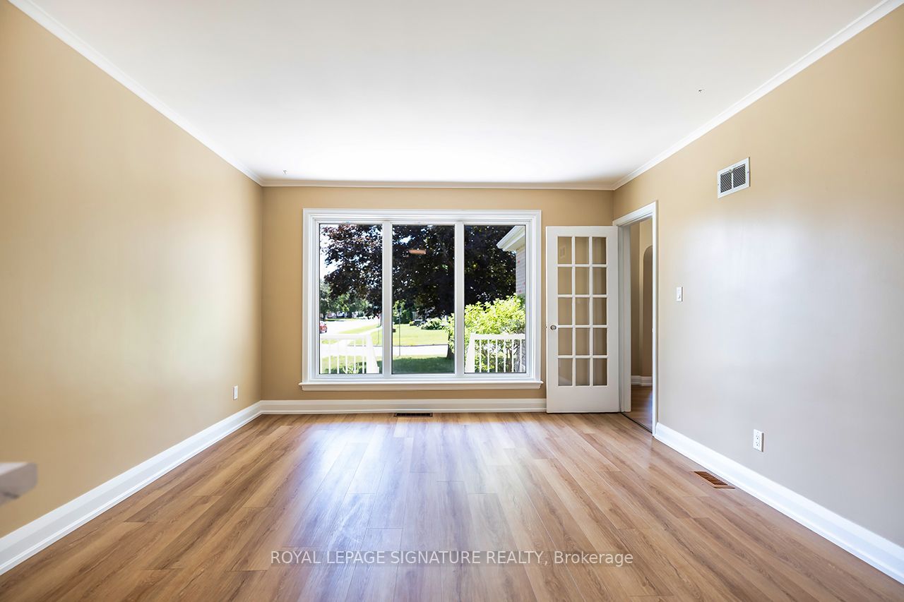 812 Schneider Place Property Photo 4