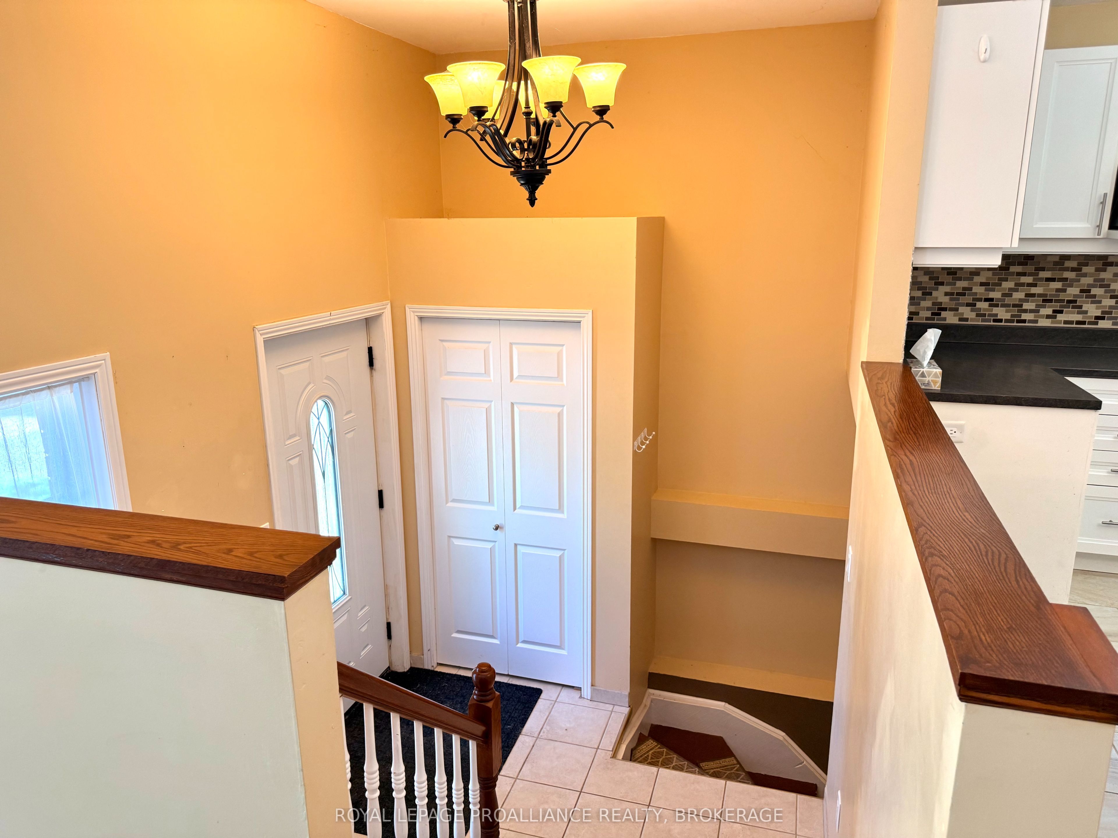 614 Barnsley Crescent Property Photo 6