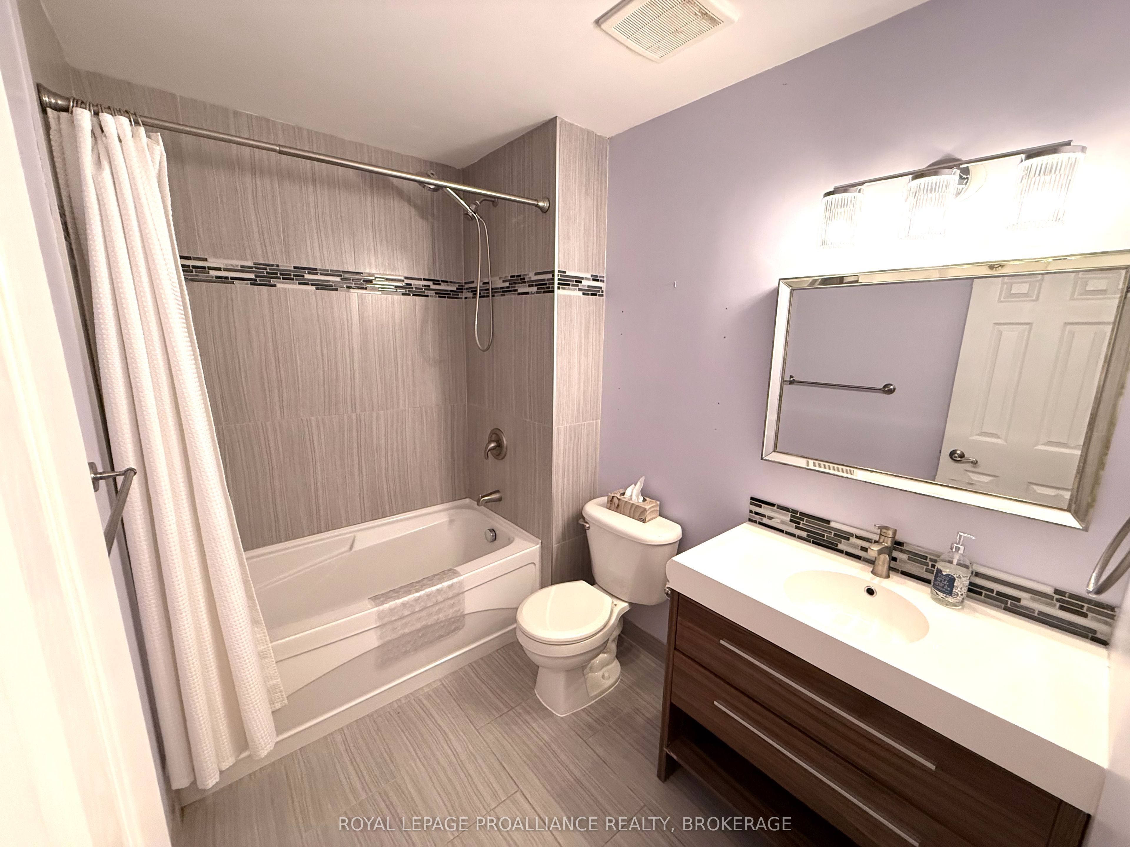 614 Barnsley Crescent Property Photo 13